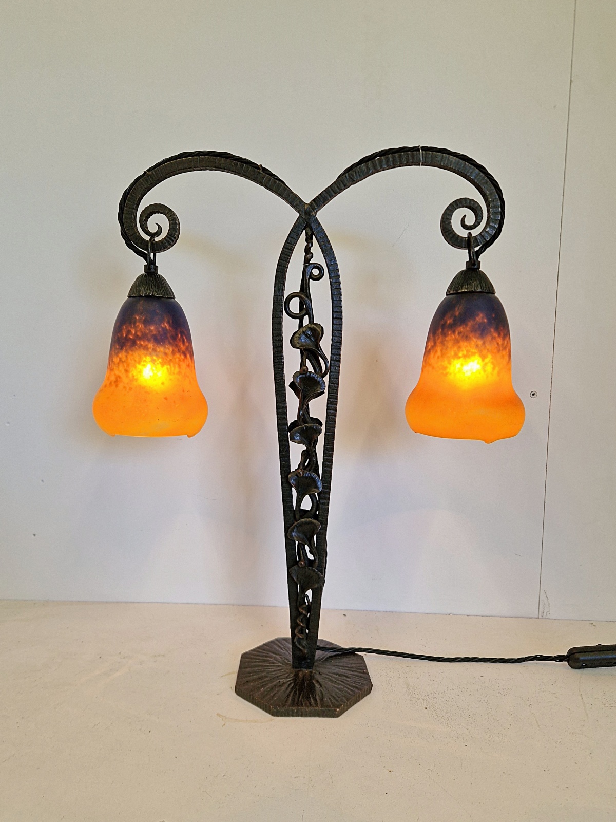 Verreries Charles Schneider | Wrought-Iron Twin-Arm Desk Lamp | France c.1920 - Image 2