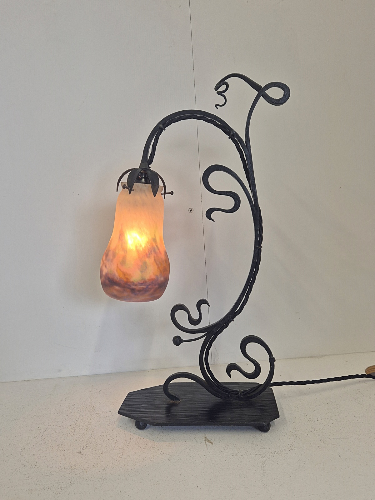 Muller Frères, Luneville | Wrought-Iron Table Lamp | France c.1920 - Image 2
