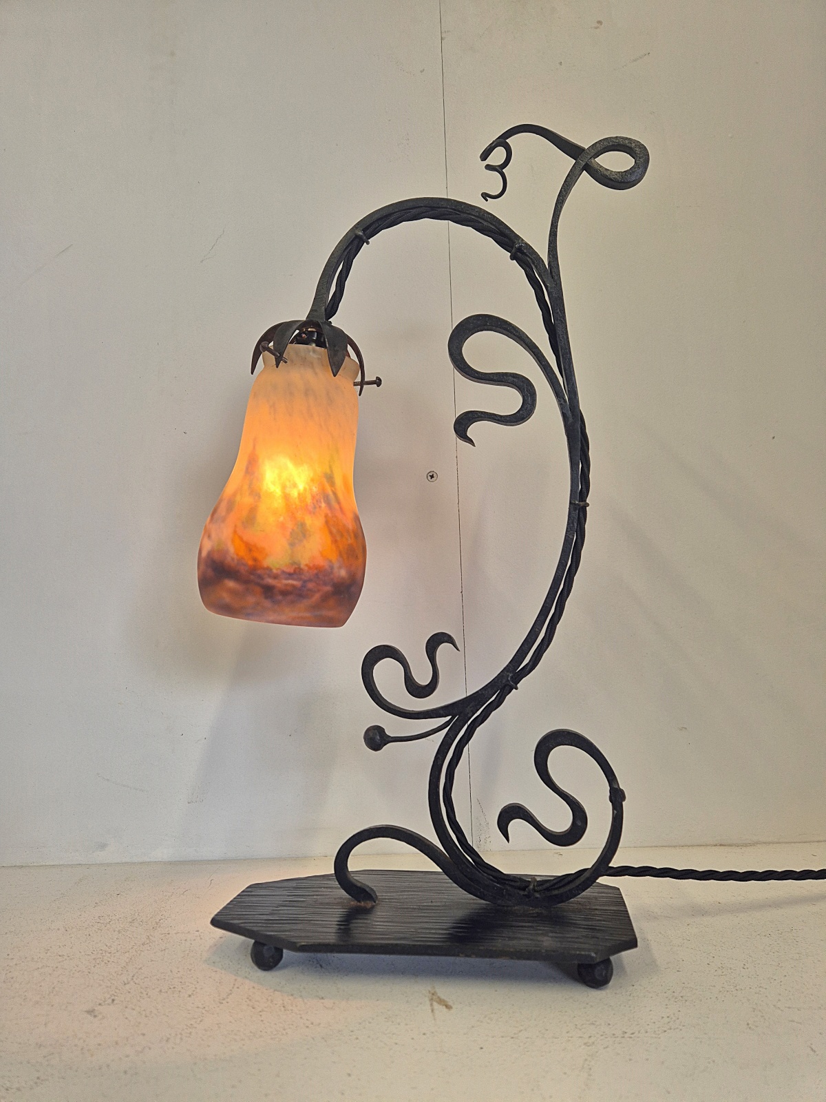 Muller Frères, Luneville | Wrought-Iron Table Lamp | France c.1920 - Image 4