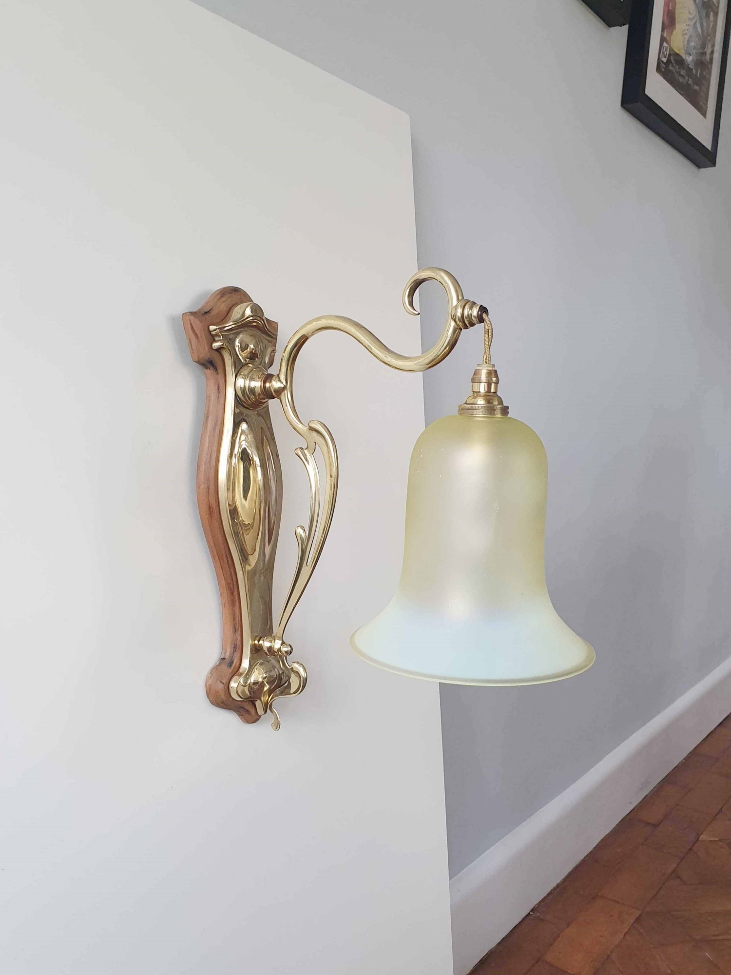 William Whitehouse & Co. Birmingham | 2 Art Nouveau Cast Brass Wall Lights | England 1902 | SOLD - Image 2