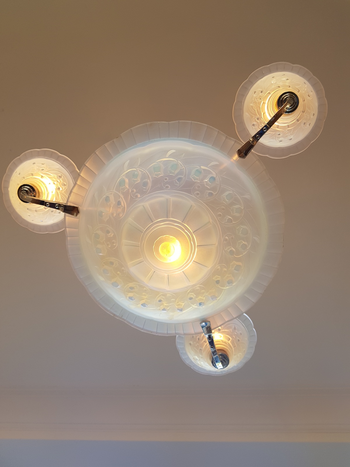 Pierre Maynadier, Paris | Opalescent Glass Art Deco Chandelier | France c.1930 | SOLD - Image 6