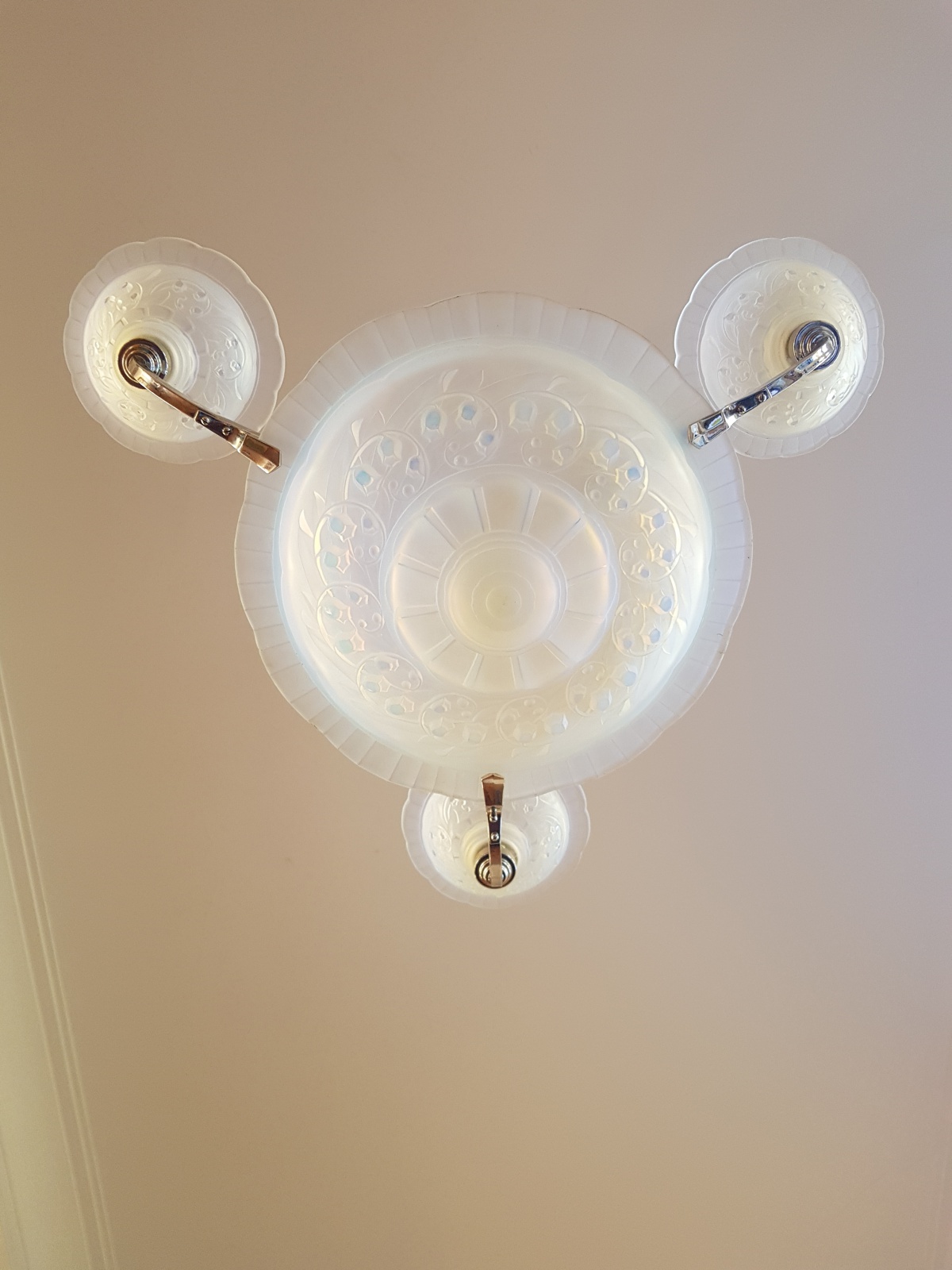 Pierre Maynadier, Paris | Opalescent Glass Art Deco Chandelier | France c.1930 | SOLD - Image 7