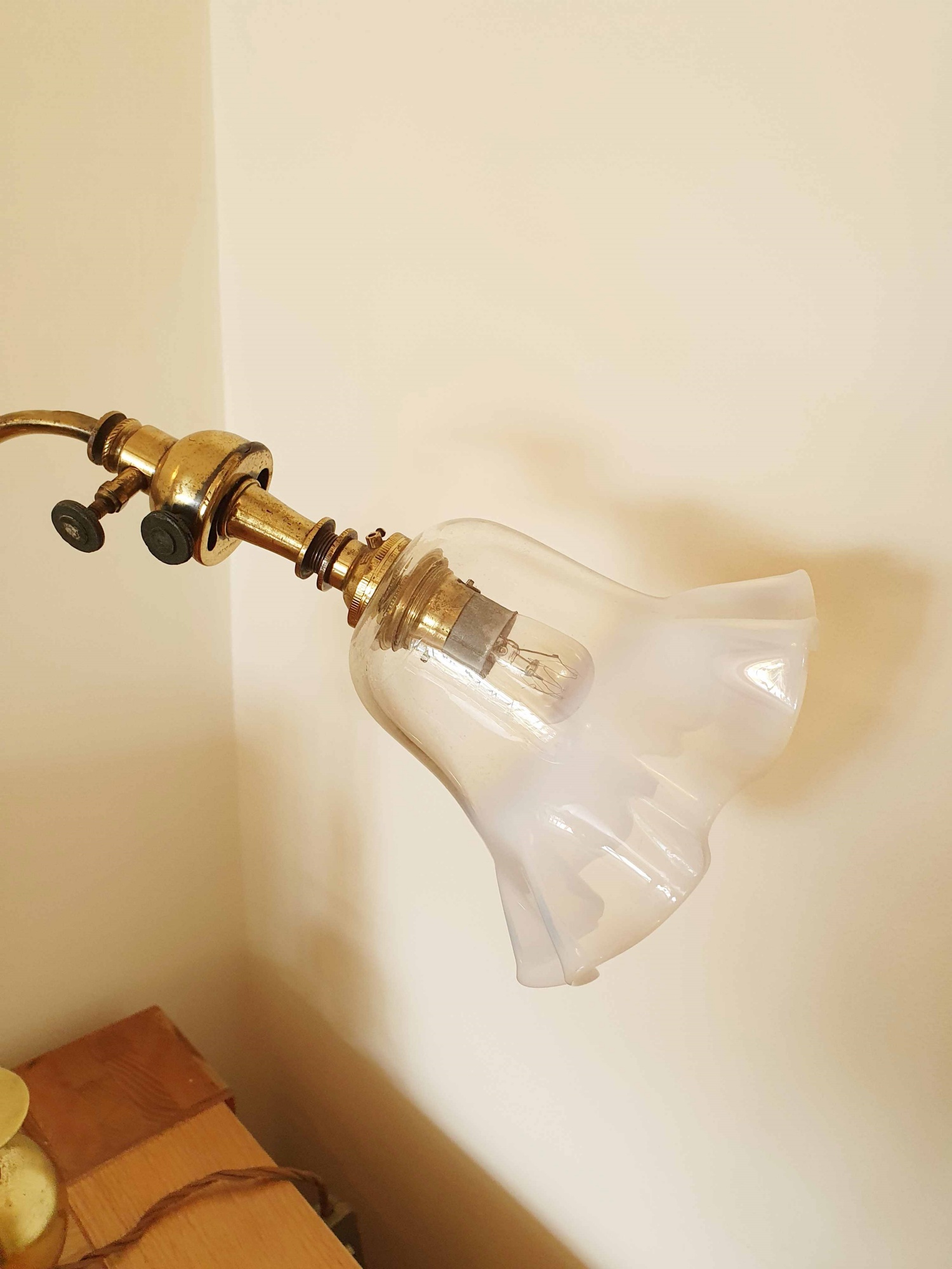 Unsigned | Cast Brass "Gas" Table Lamp | England c.1895 - Image 6