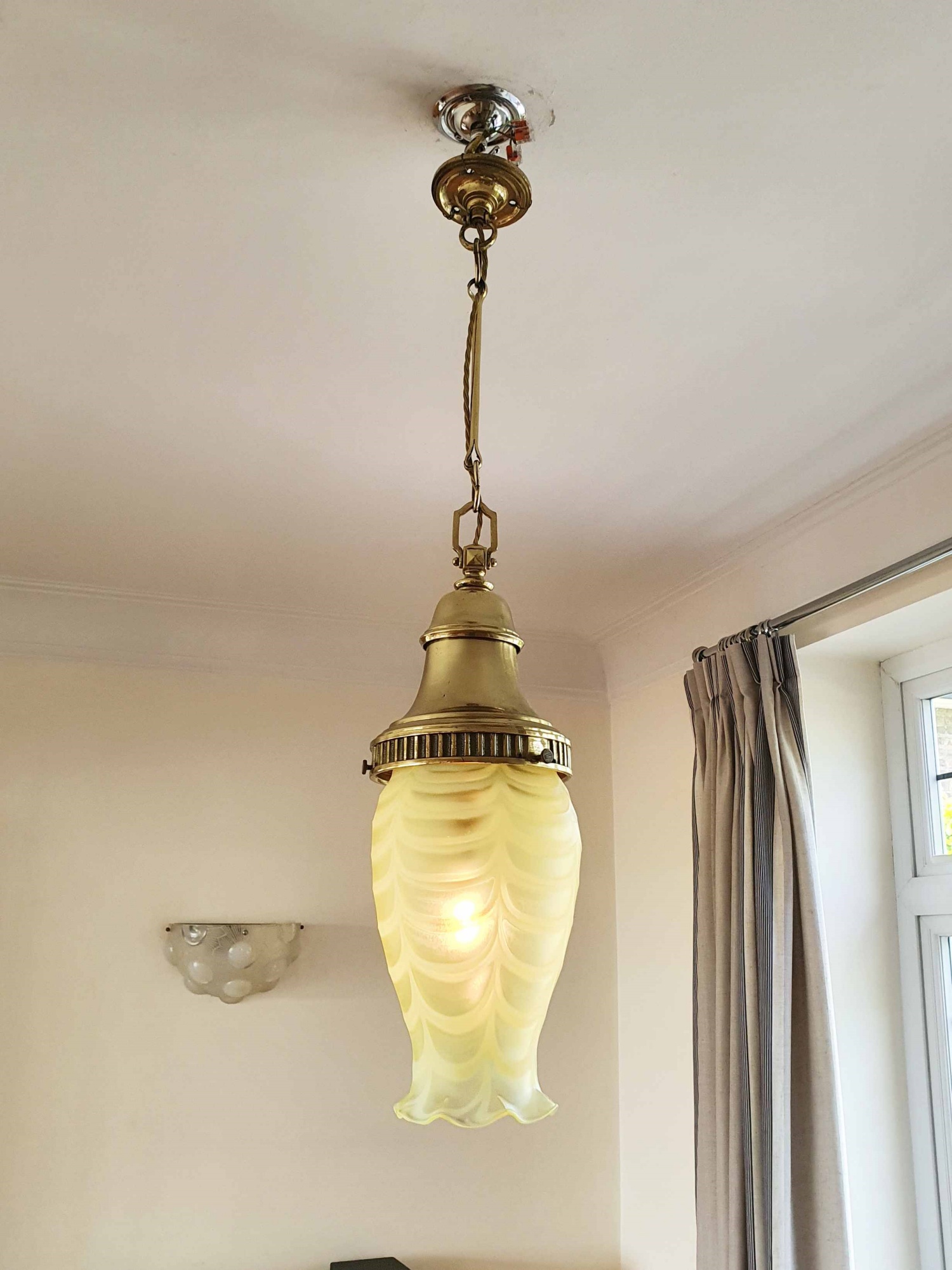 Attributed Thomas Webb & Sons | Very Large Vaseline Pendant Lampshade | England c.1900 - Image 2
