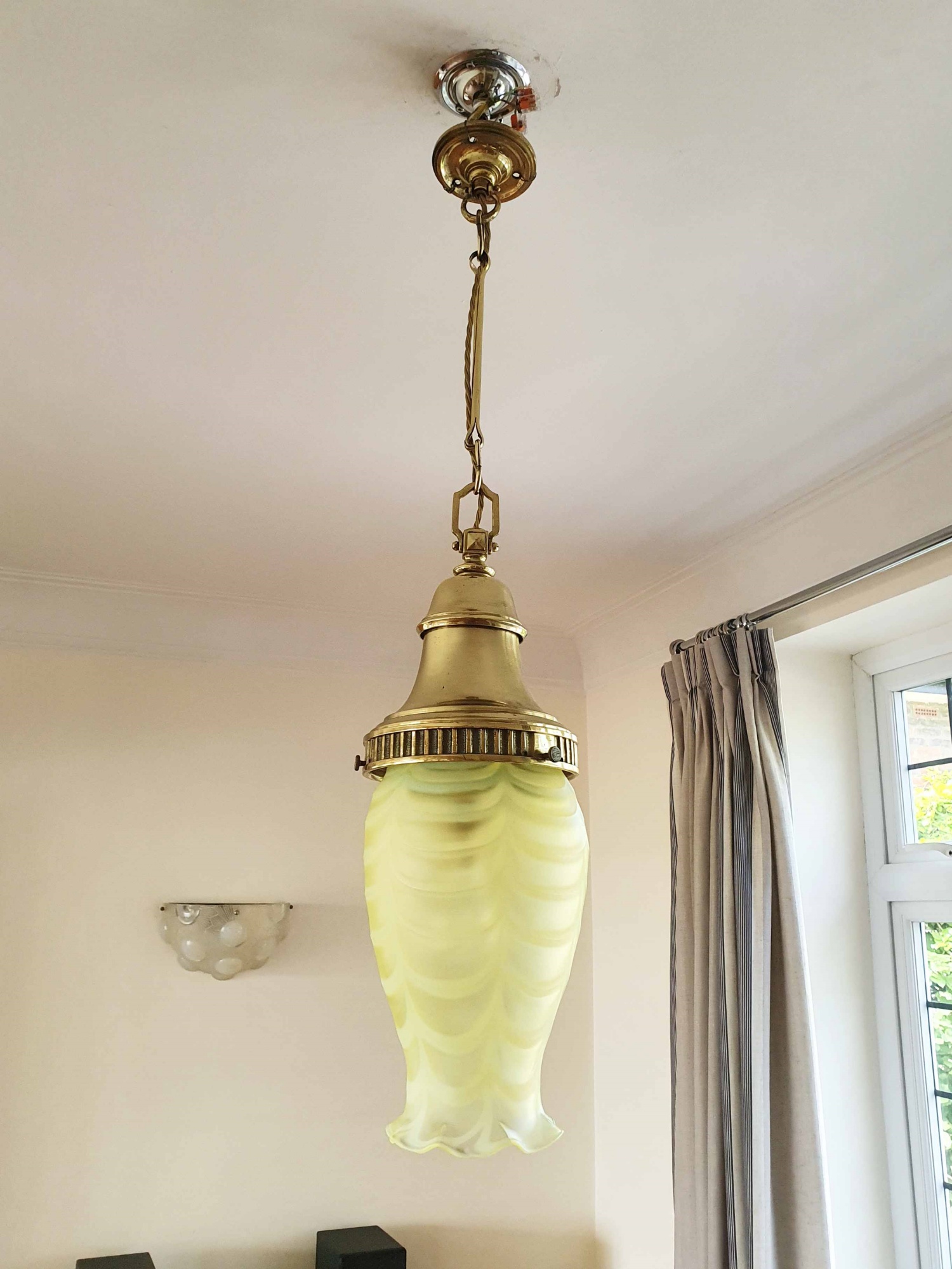 Attributed Thomas Webb & Sons | Very Large Vaseline Pendant Lampshade | England c.1900 - Image 3