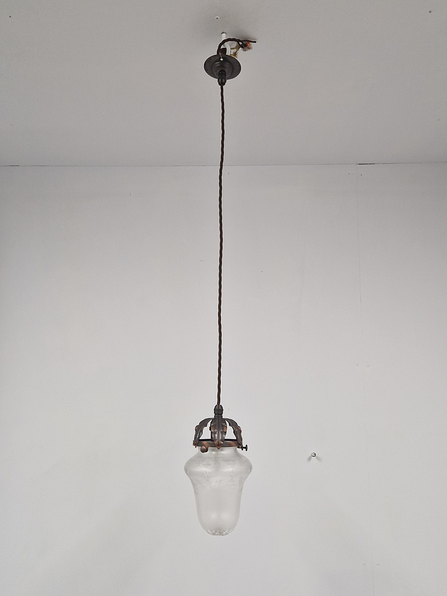 Unsigned | Art Nouveau Satin & Cut-Glass Pendant | England c.1910 - Image 3