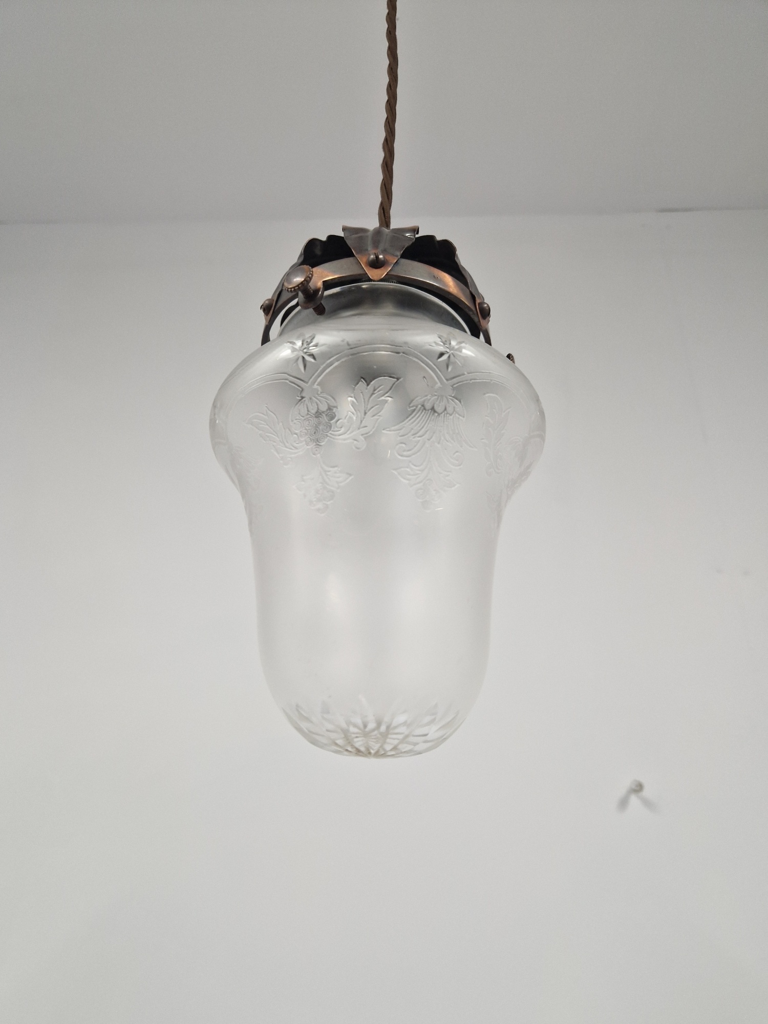 Unsigned | Art Nouveau Satin & Cut-Glass Pendant | England c.1910 - Image 9