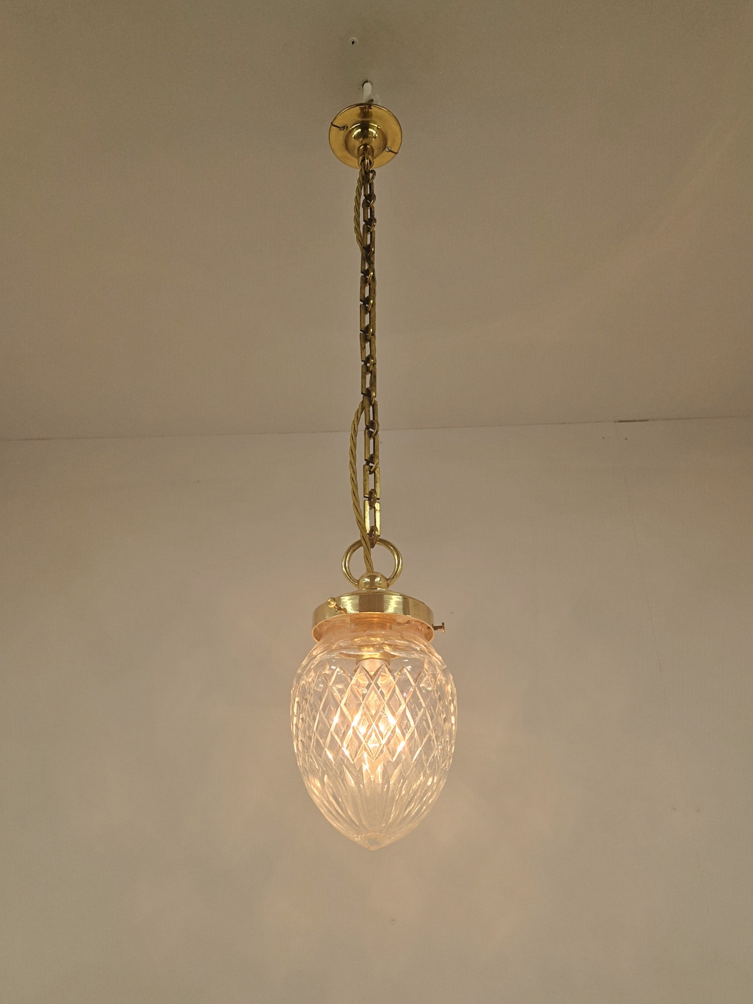 Unsigned | Cut-Glass "Pineapple" Pendant | England c.1910 - Image 4