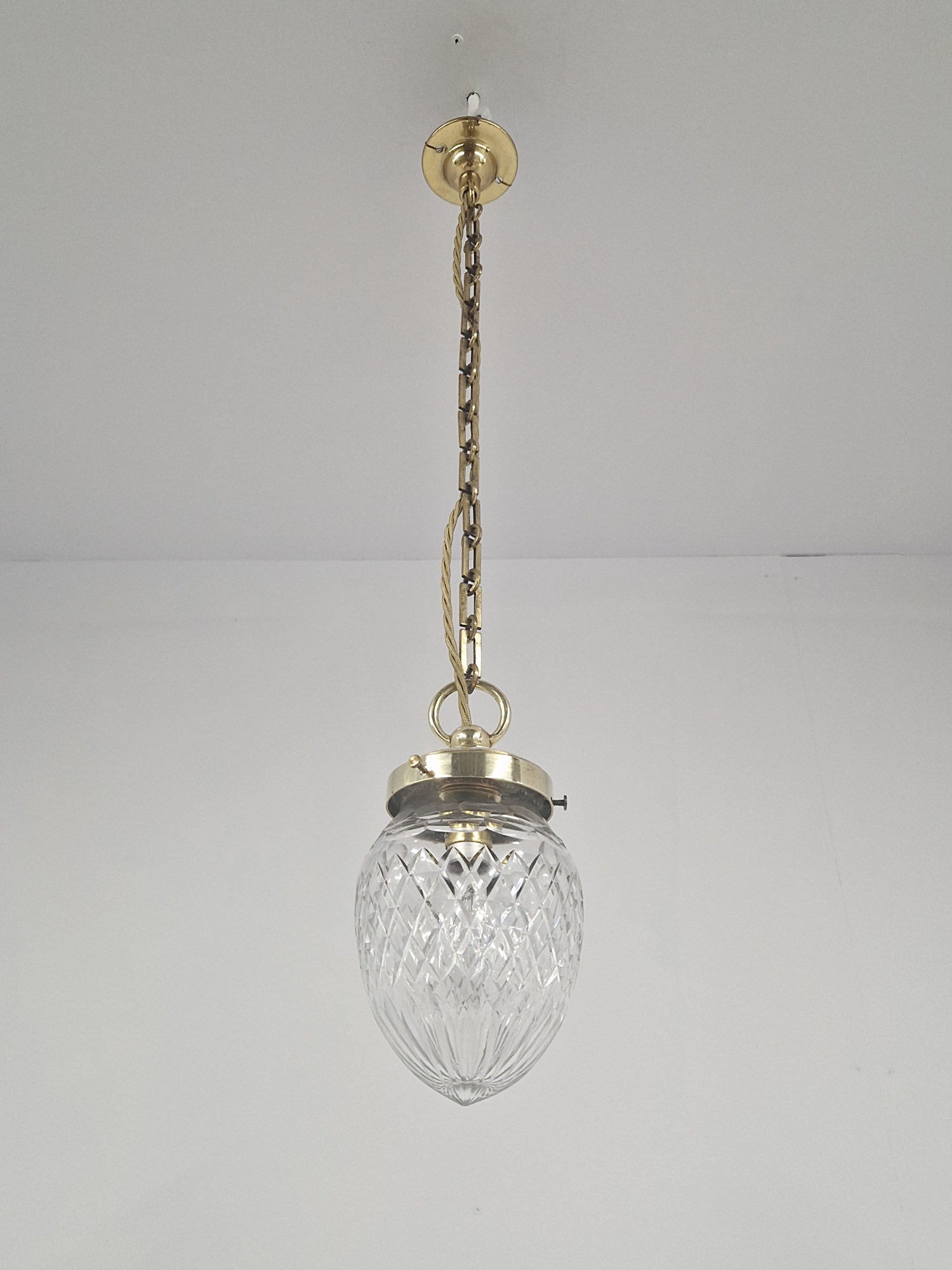Unsigned | Cut-Glass "Pineapple" Pendant | England c.1910 - Image 5