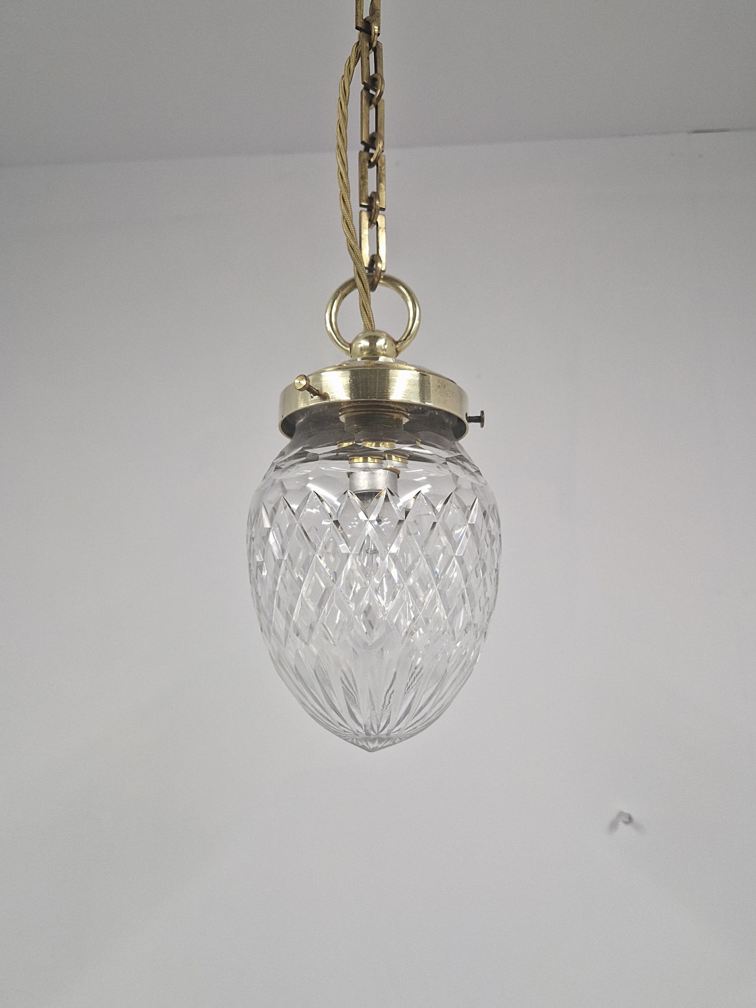 Unsigned | Cut-Glass "Pineapple" Pendant | England c.1910 - Image 7