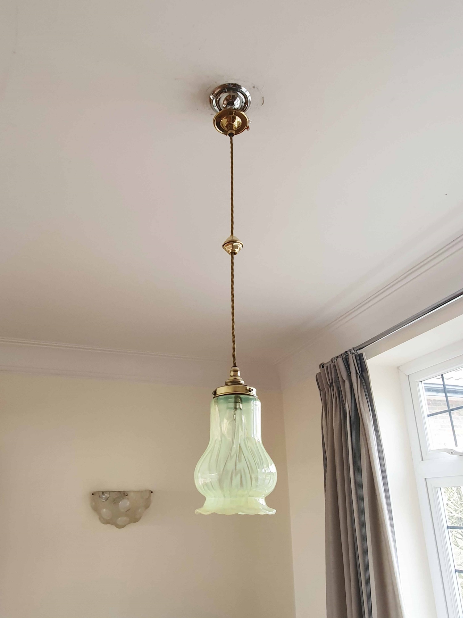 Attributed Henry G. Richardson & Sons | Vaseline-Glass Pendant Shade | England c.1900 - Image 2