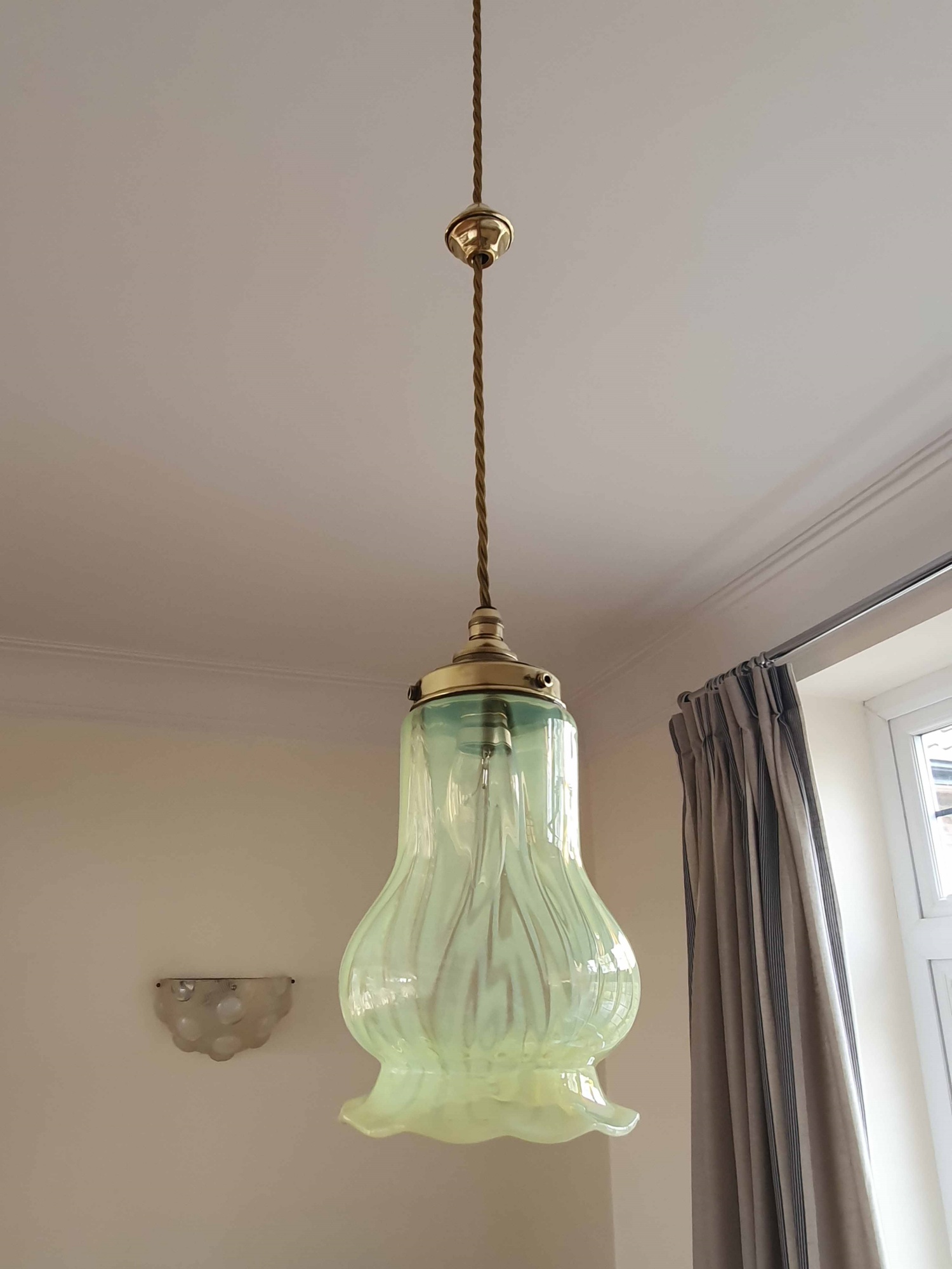 Attributed Henry G. Richardson & Sons | Vaseline-Glass Pendant Shade | England c.1900 - Image 6