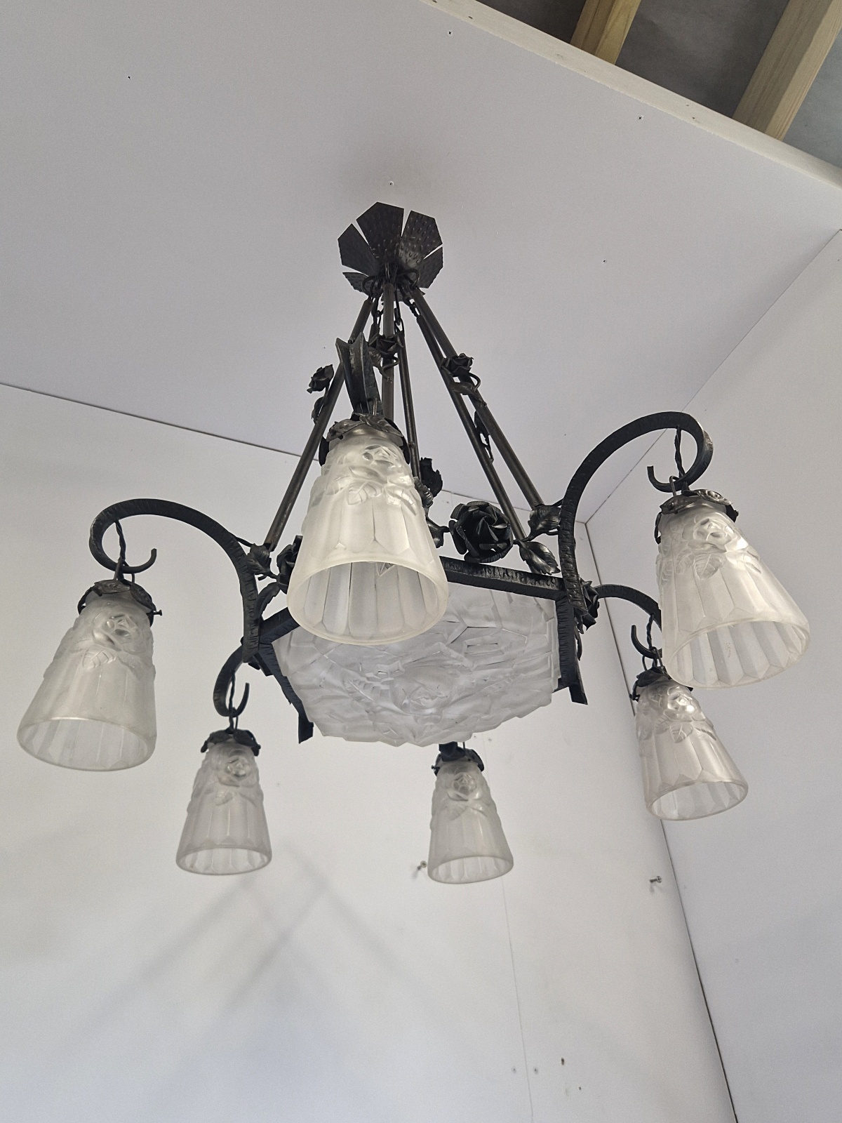 Verrerie D'art Degué | 6-branch Wrought-Iron Art Deco Chandelier | France c.1930 | SOLD - Image 10