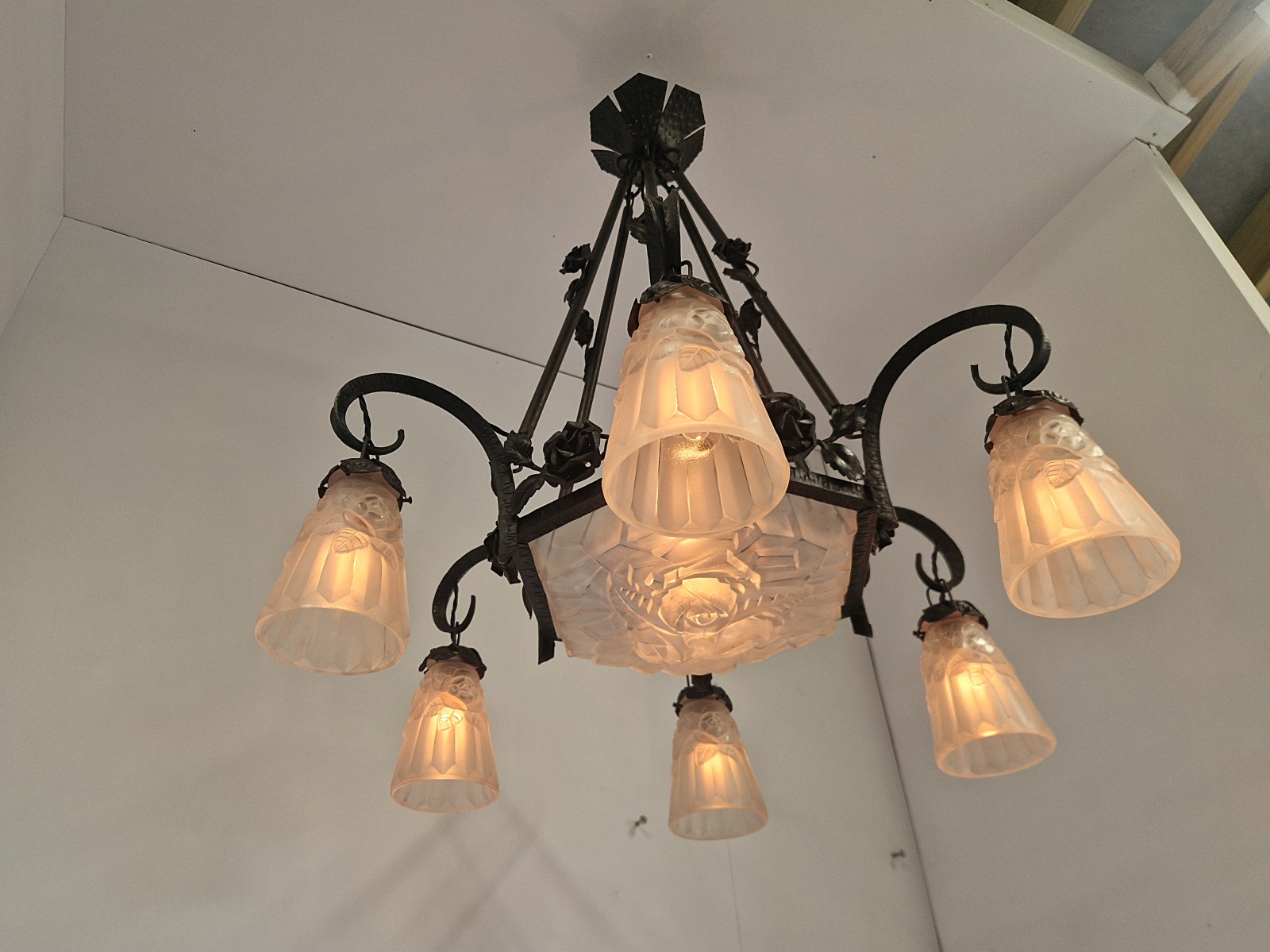 Verrerie D'art Degué | 6-branch Wrought-Iron Art Deco Chandelier | France c.1930 | SOLD - Image 11