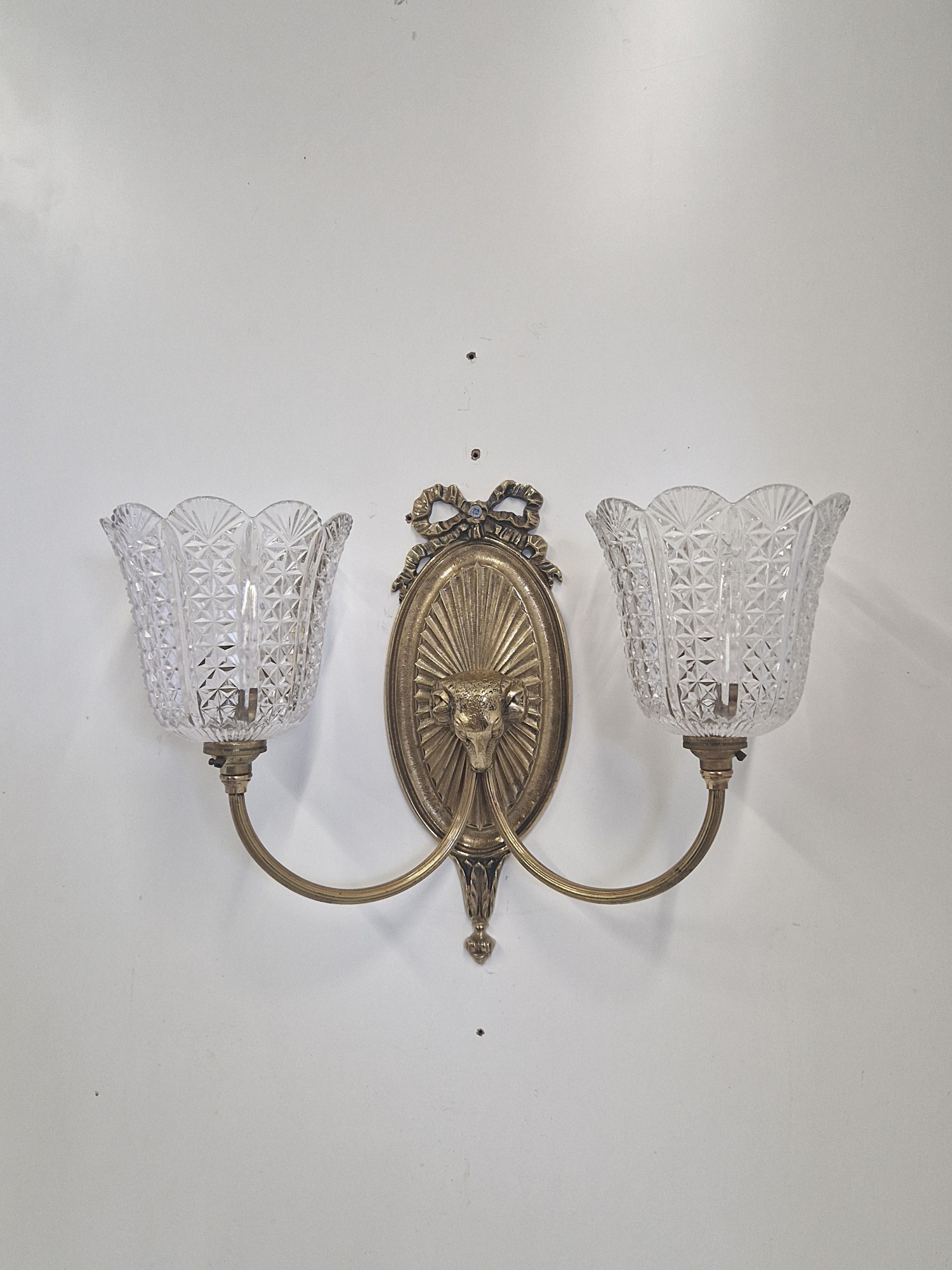 The General Electric Company (G.E.C) | Neoclassical Twin-Arm Wall Applique | England c.1925 - Image 3