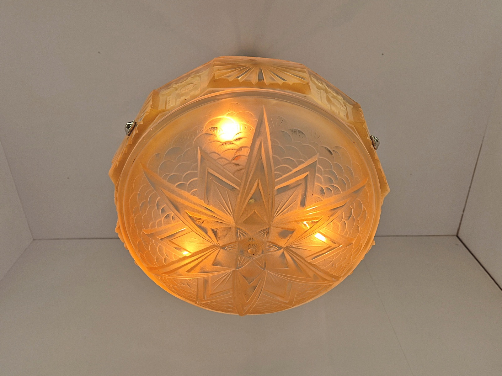 Muller Frères, Luneville | Apricot-coloured Art Deco Plafonnier | France c.1925 | SOLD - Image 8