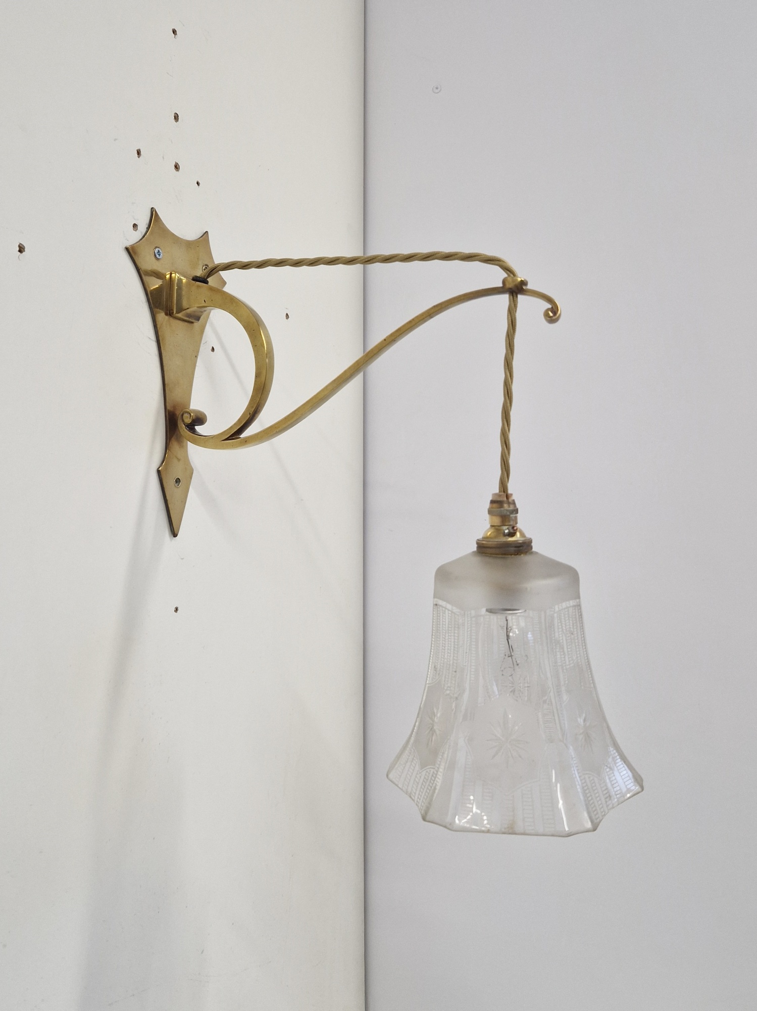 The General Electric Company (G.E.C) | 2 Cast-Brass Wall Lights | England C.1905 - Image 4