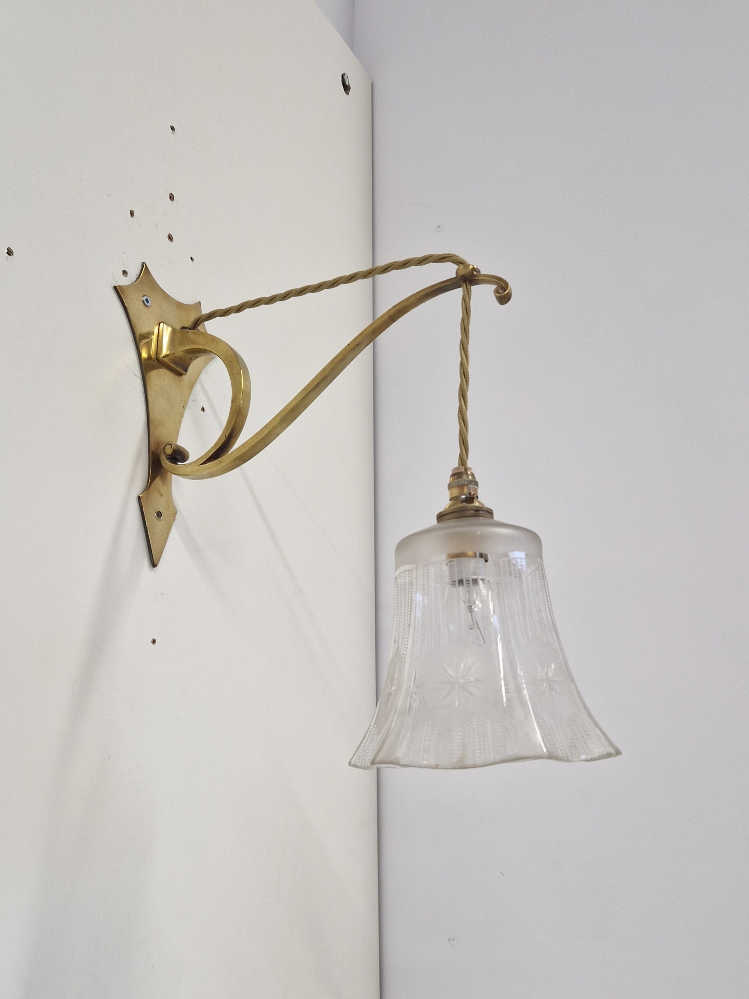 The General Electric Company (G.E.C) | 2 Cast-Brass Wall Lights | England C.1905 - Image 5