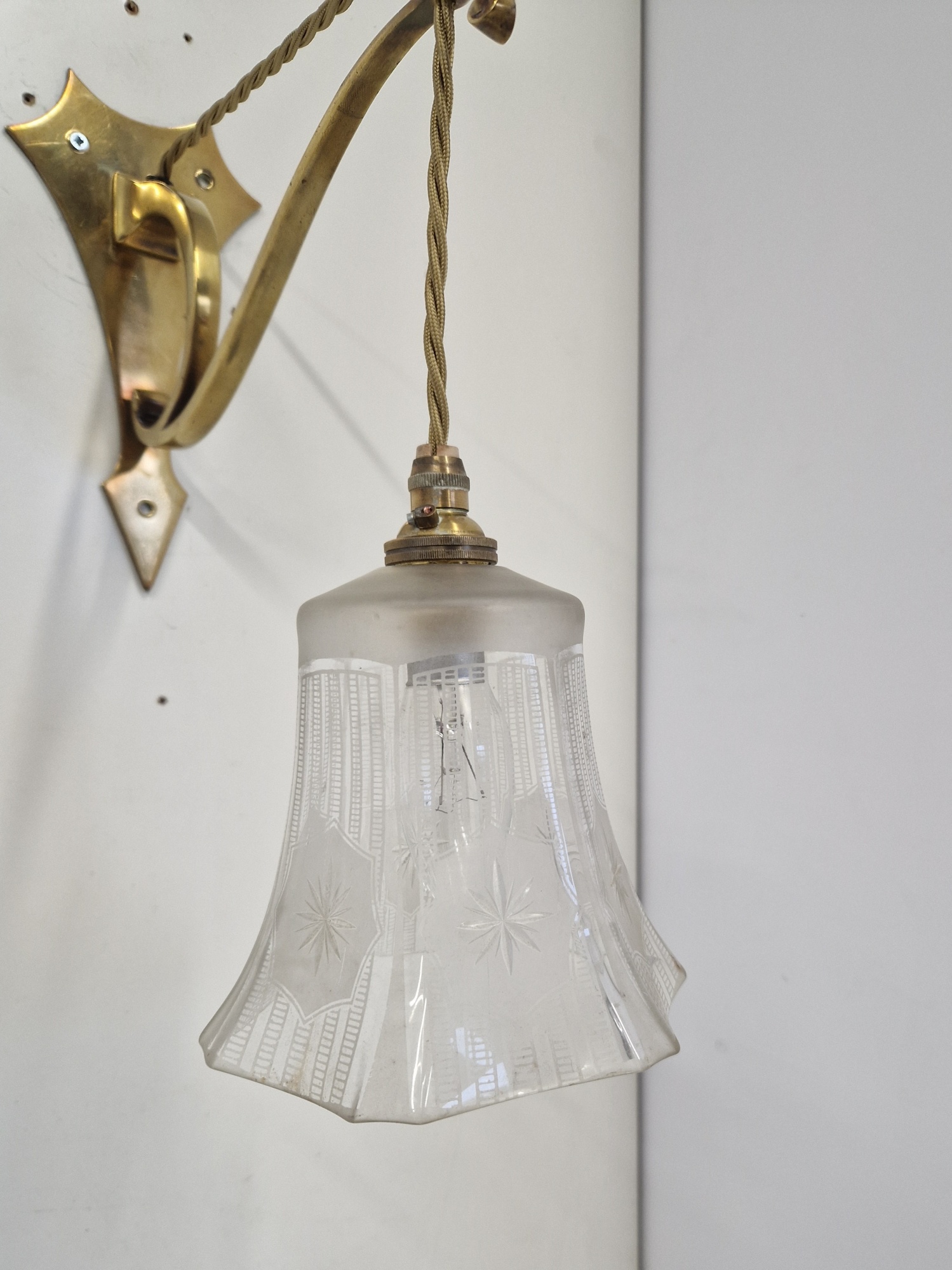 The General Electric Company (G.E.C) | 2 Cast-Brass Wall Lights | England C.1905 - Image 7