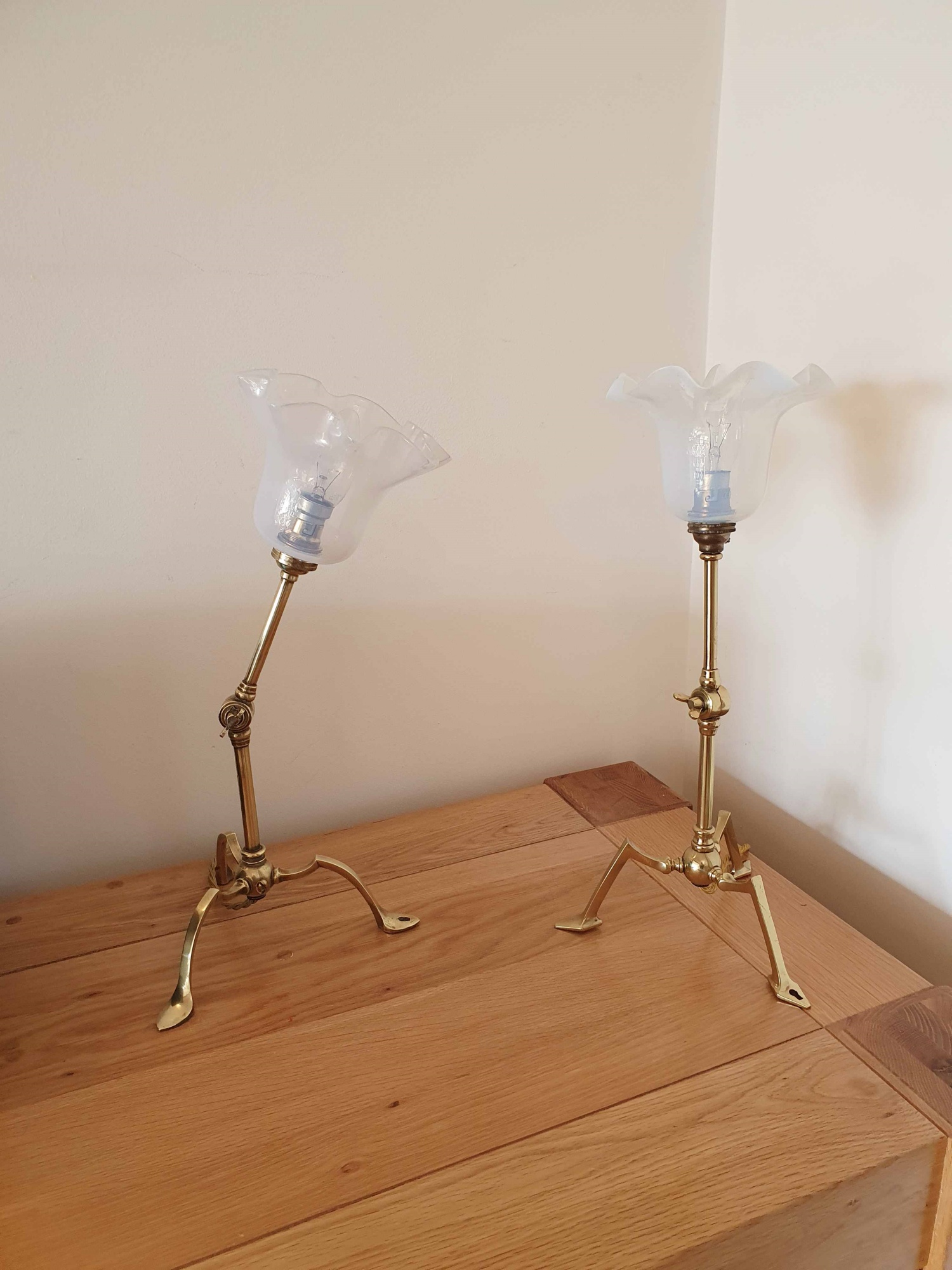 The General Electric Company (G.E.C) | 2 Similar Arts & Crafts Table Lamps | England c.1905 | SOLD | SOLD - Image 3