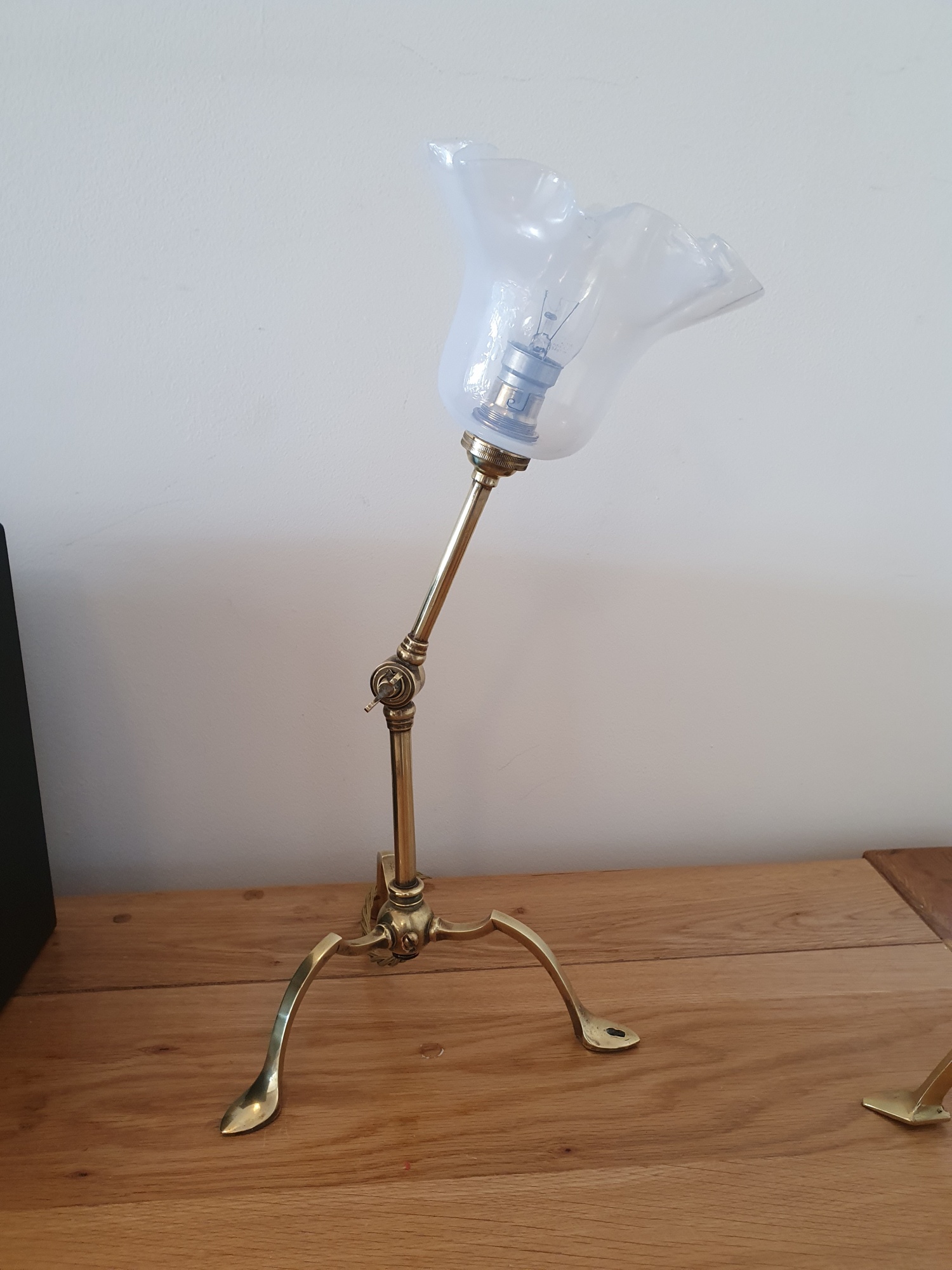 The General Electric Company (G.E.C) | 2 Similar Arts & Crafts Table Lamps | England c.1905 | SOLD | SOLD - Image 5