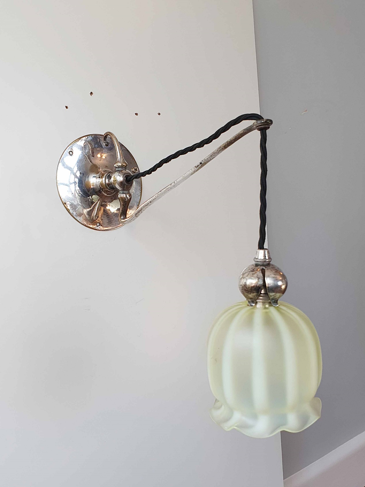 The General Electric Company (G.E.C) | 2 Silver-plated Arts & Crafts Wall Lights | England c.1905 | SOLD - Image 3