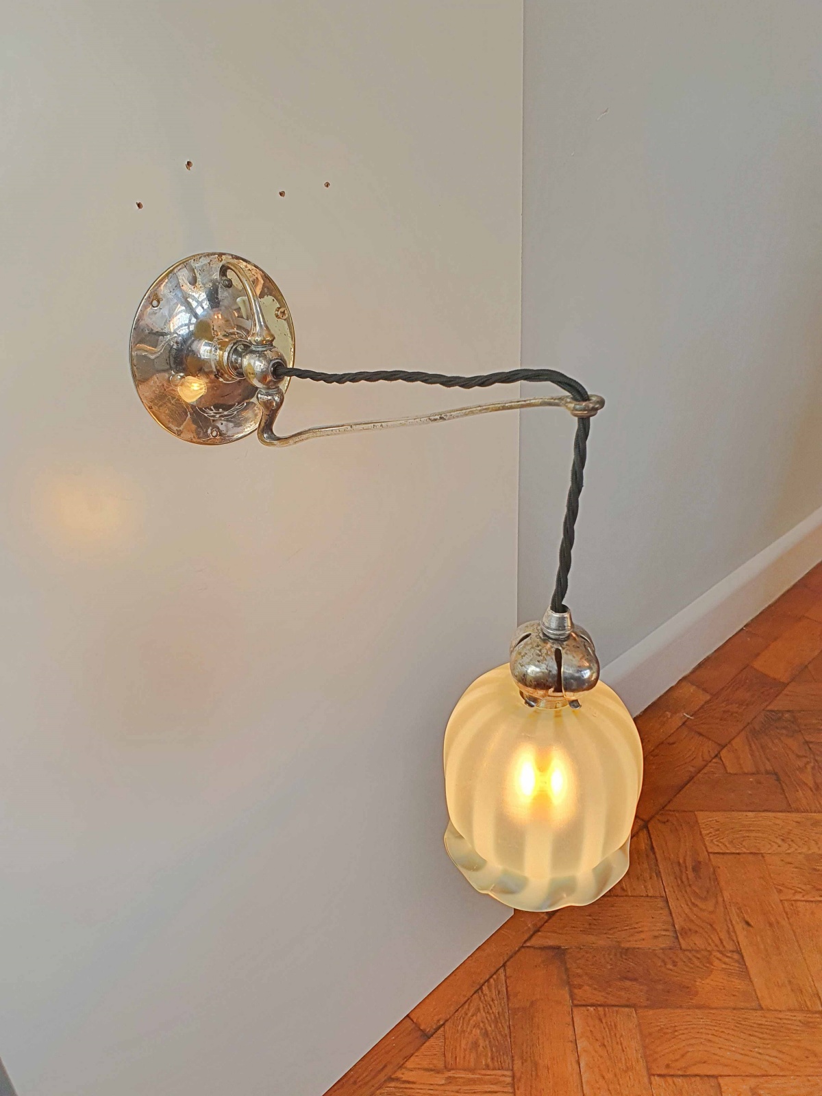 The General Electric Company (G.E.C) | 2 Silver-plated Arts & Crafts Wall Lights | England c.1905 | SOLD - Image 4