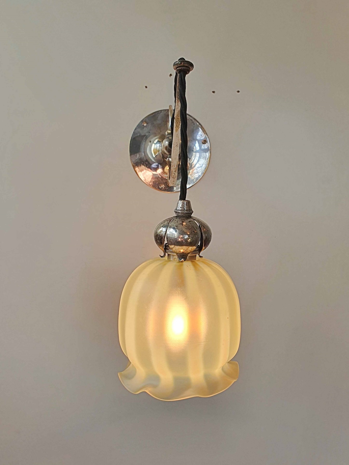 The General Electric Company (G.E.C) | 2 Silver-plated Arts & Crafts Wall Lights | England c.1905 | SOLD - Image 6