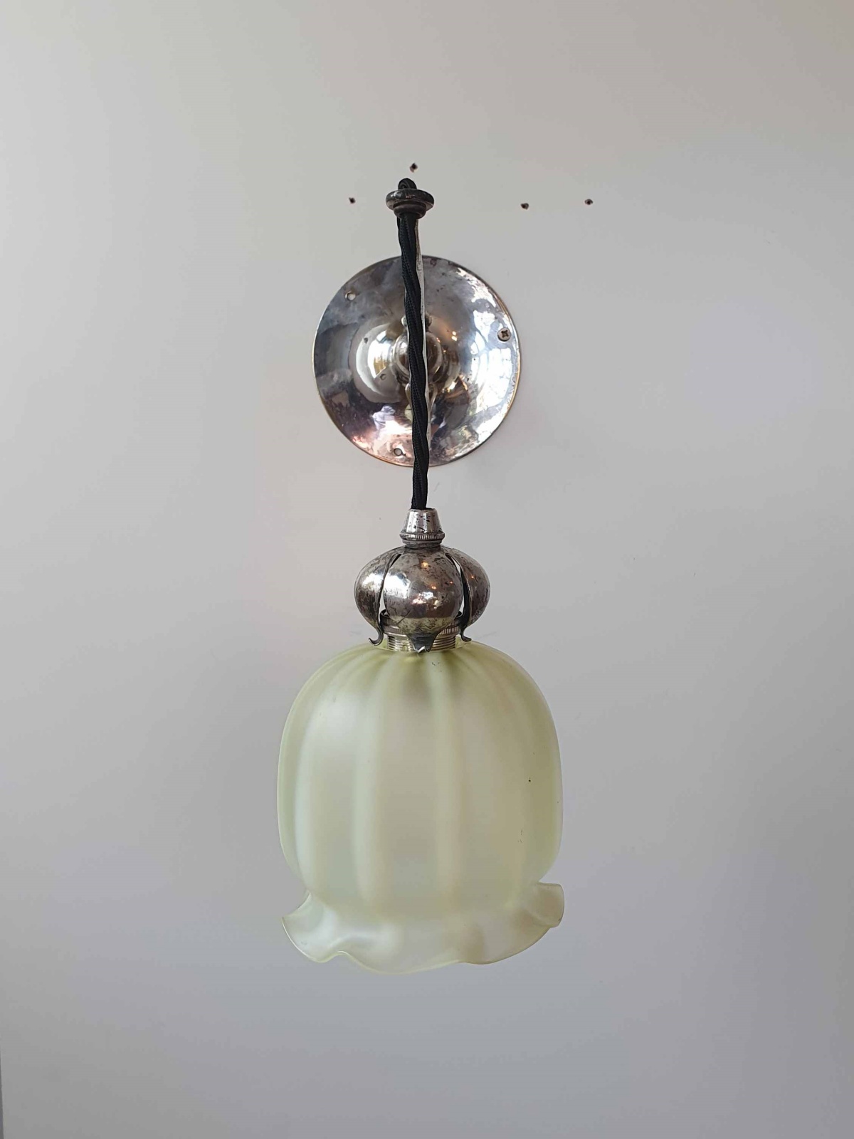 The General Electric Company (G.E.C) | 2 Silver-plated Arts & Crafts Wall Lights | England c.1905 | SOLD - Image 7