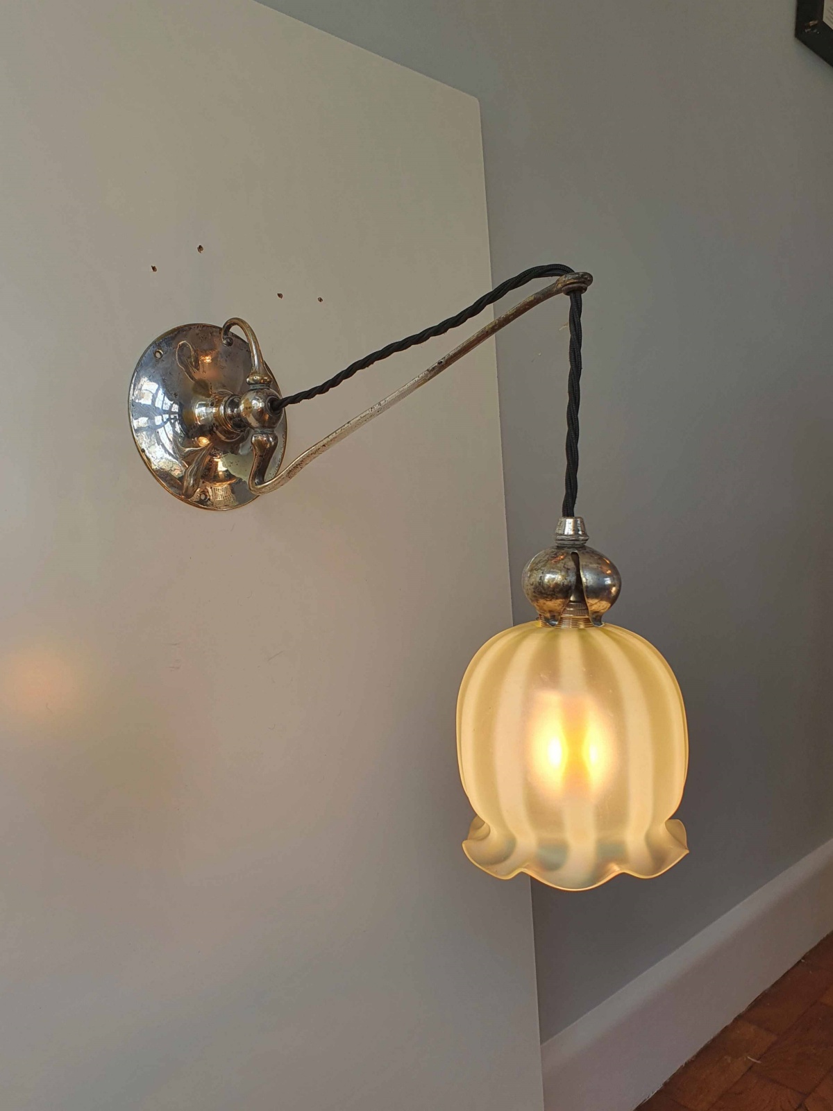 The General Electric Company (G.E.C) | 2 Silver-plated Arts & Crafts Wall Lights | England c.1905 | SOLD - Image 10