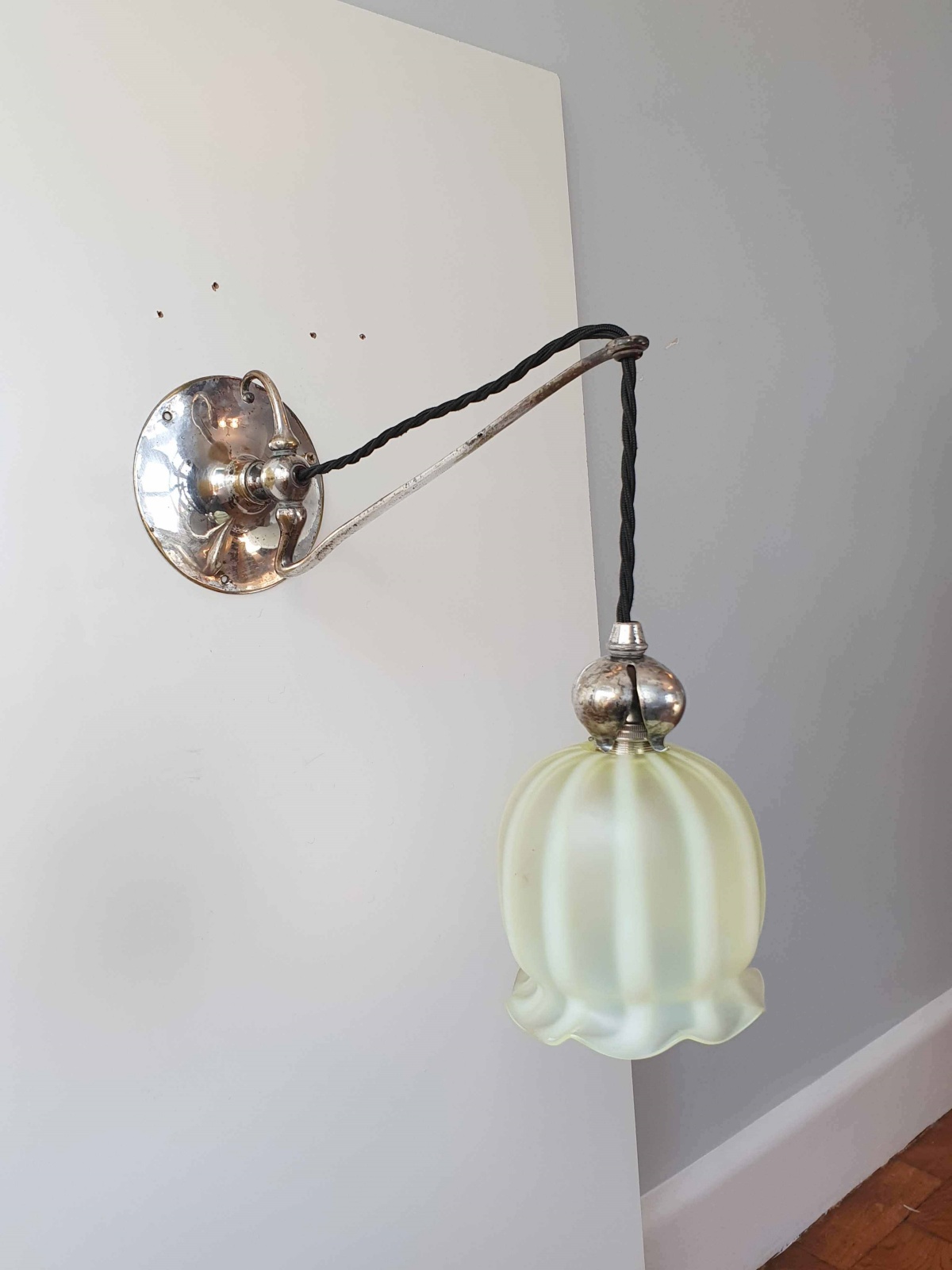 The General Electric Company (G.E.C) | 2 Silver-plated Arts & Crafts Wall Lights | England c.1905 | SOLD - Image 11