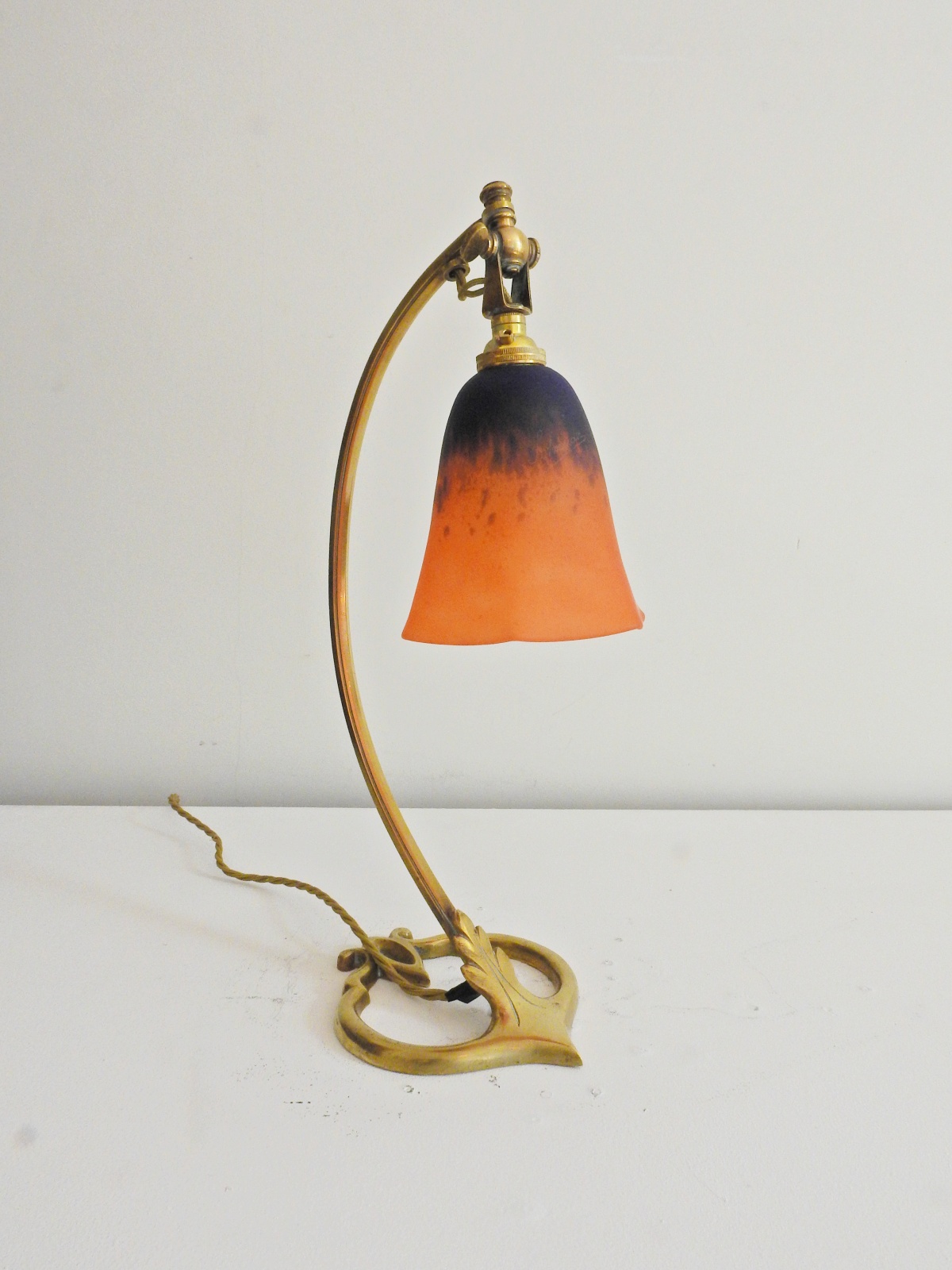 Verreries Charles Schneider | Art Nouveau "Swan" Desk Lamp | France Early c.20th | SOLD - Image 4