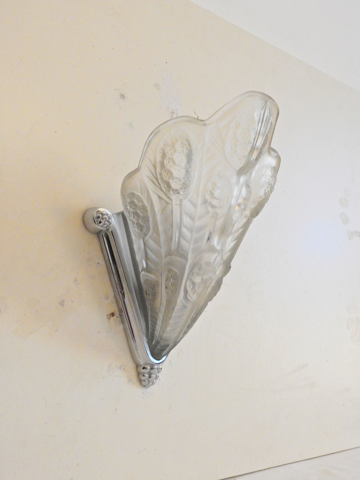 Noverdy (Nouvelle Verrerie de Dijon) | 2 Frosted Art Deco Wall lights | Original Mounts | SOLD - Image 2