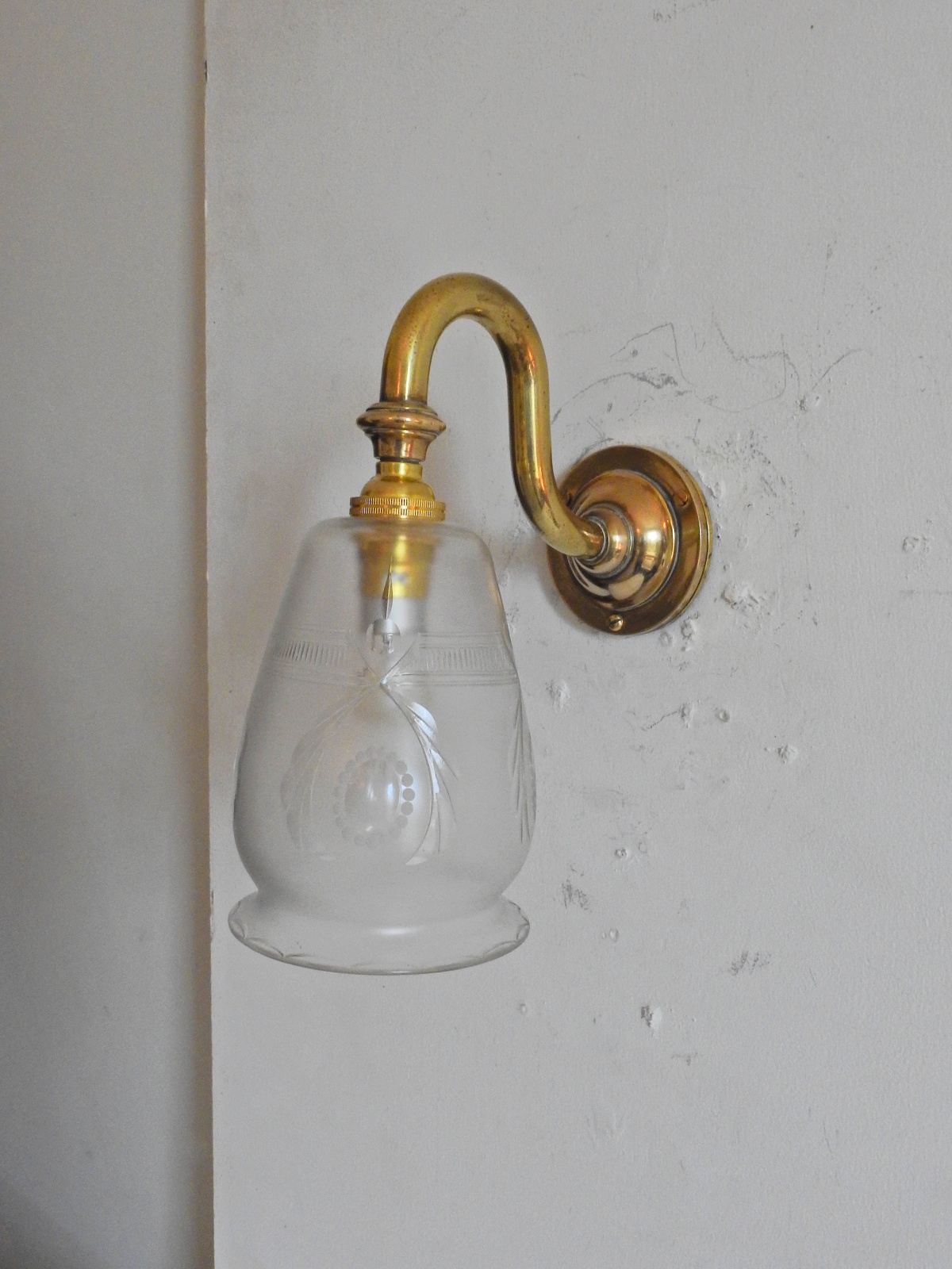 The General Electric Company (G.E.C) | 3 Small Cast brass Wall Lights | English c.1925 | SOLD - Image 3