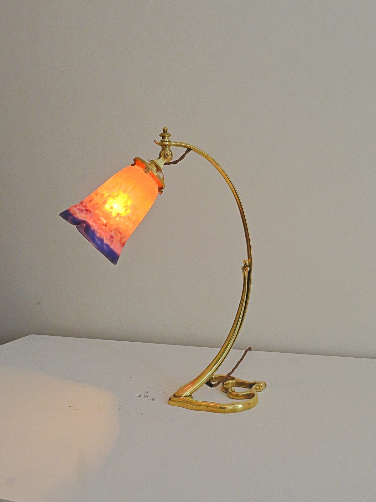 Style of W.A.S Benson for L'Universe F.D, Paris | Art Nouveau Desk Lamp | SOLD - Image 2