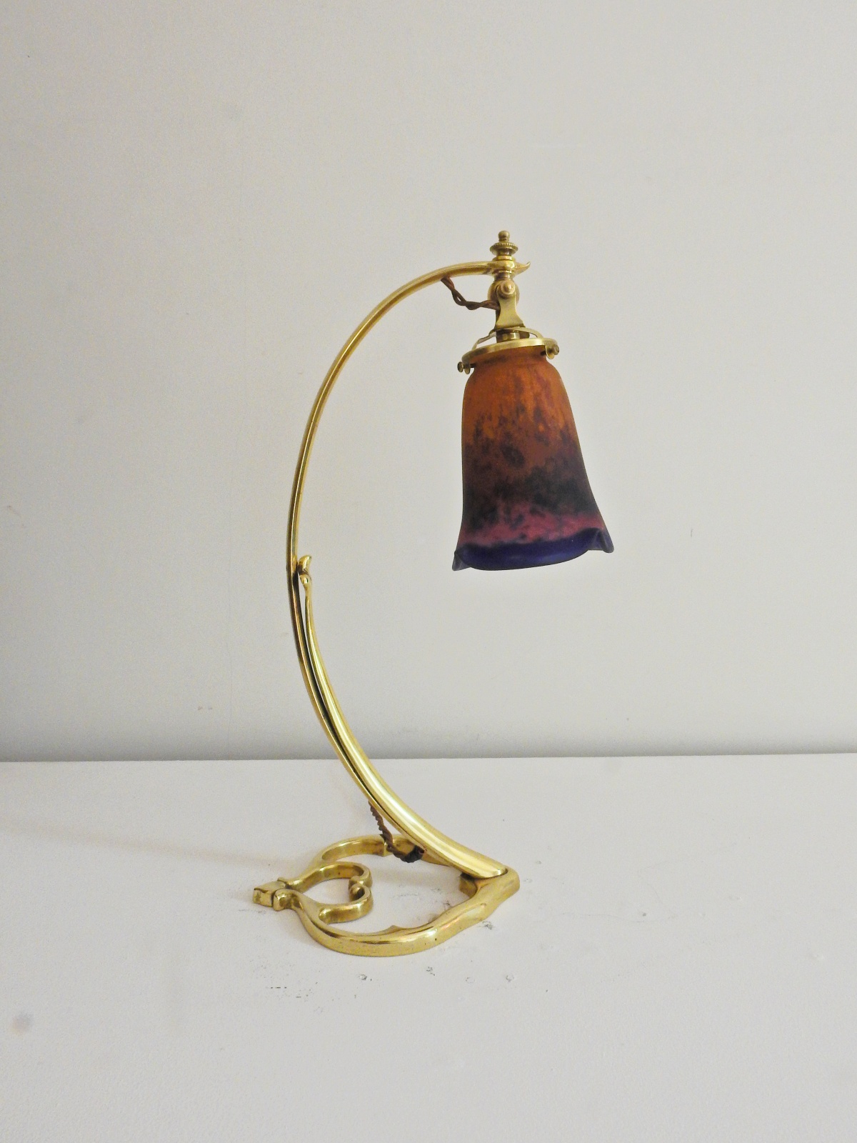 Style of W.A.S Benson for L'Universe F.D, Paris | Art Nouveau Desk Lamp | SOLD - Image 3