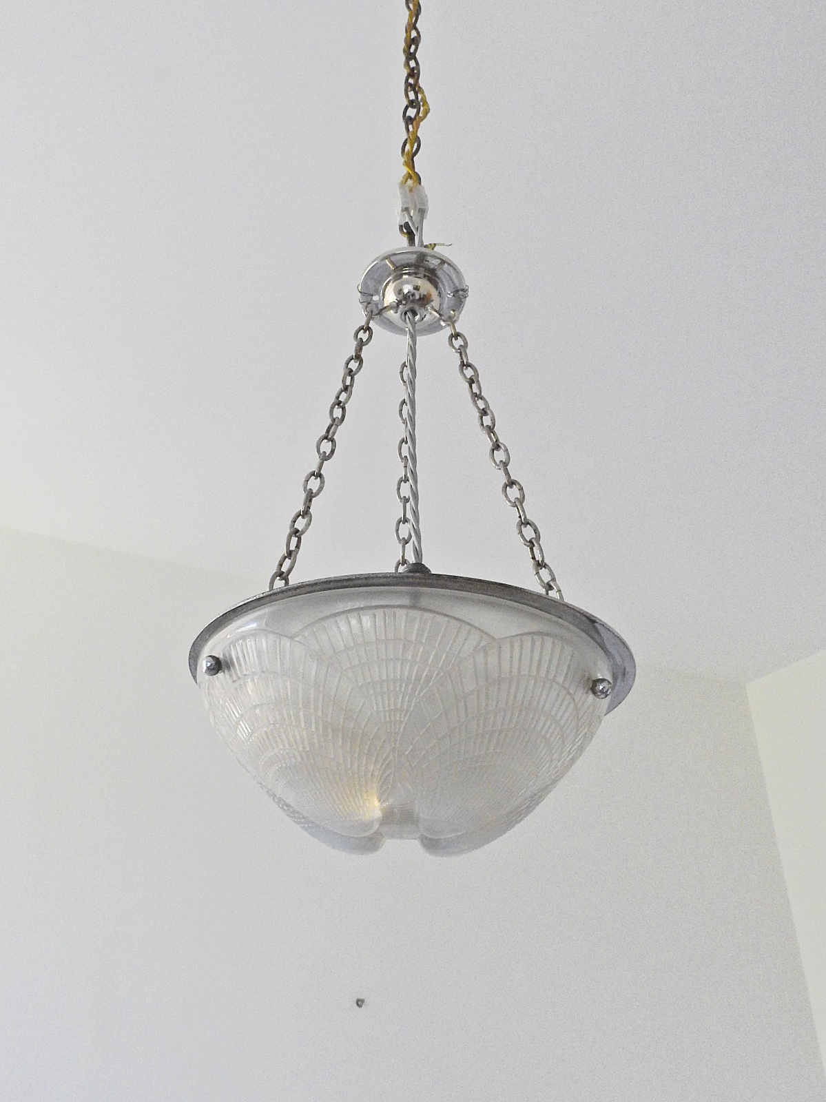 René Lalique | Petite "Vase Coquilles" Plafonnier | France c.1930 | SOLD - Image 3