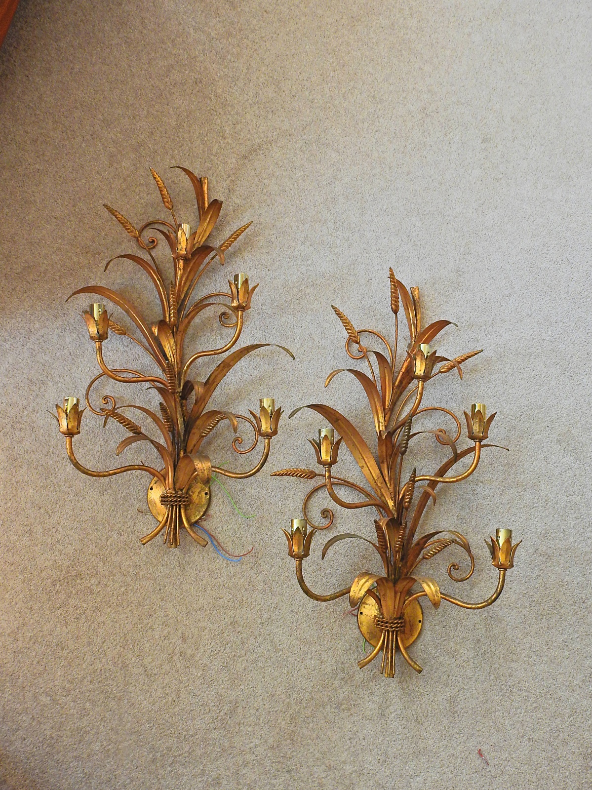 Unsigned | 2 Impressive Gilt-metal Foliate Wall Lights | Italian c.1950 | SOLD - Image 4