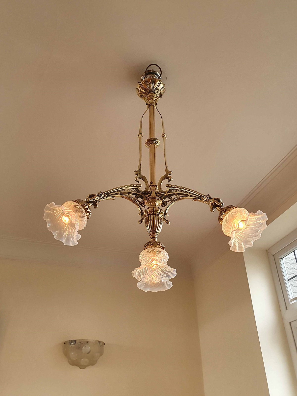 Unsigned | Decorative Cast-brass Chandelier | France c.1910 - Image 5