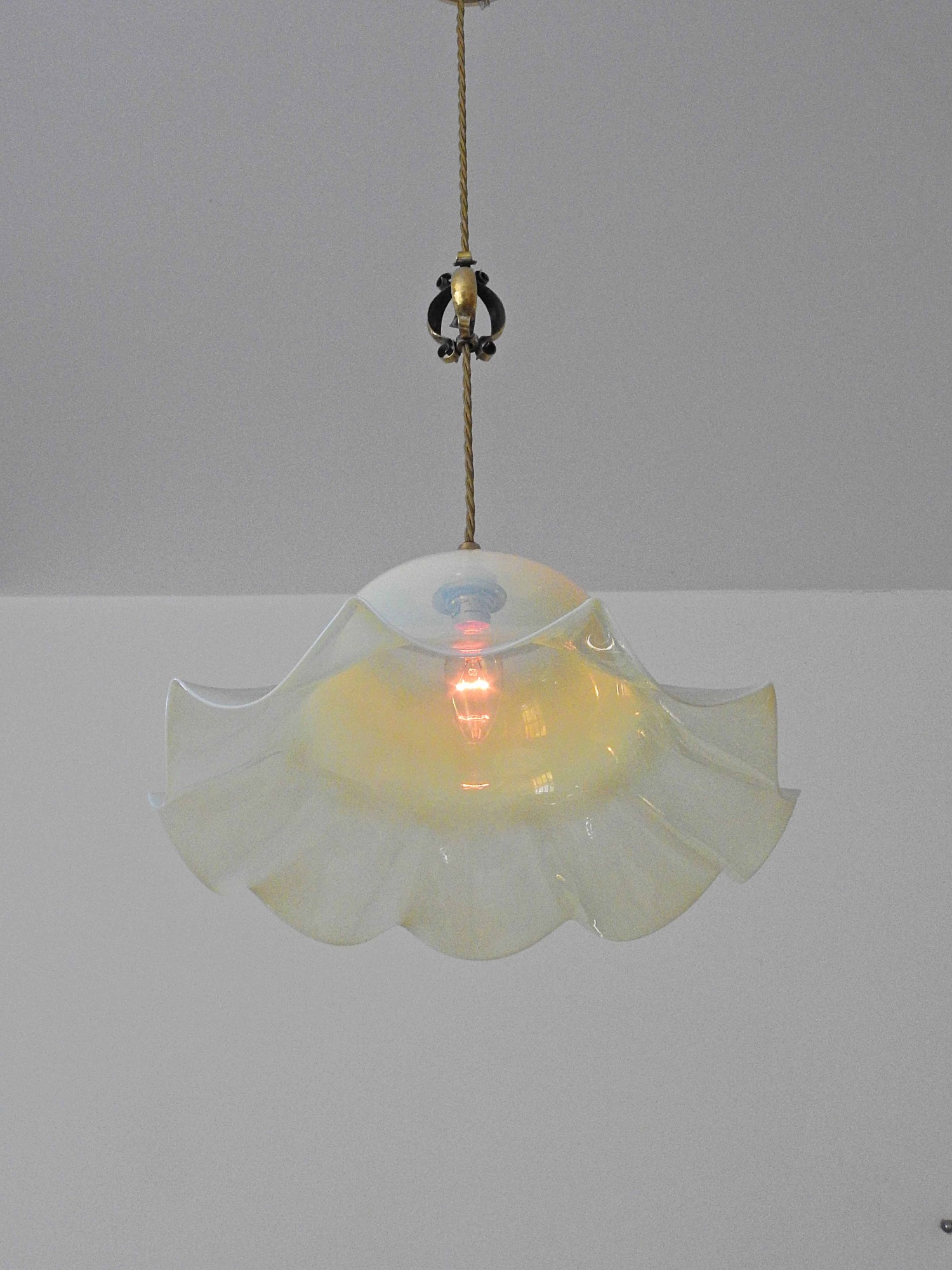 Possibly James Powell & Sons (Whitefriars) | Very Large Vaseline-glass "Jelly" Lampshade | England c.1900 | SOLD - Image 6