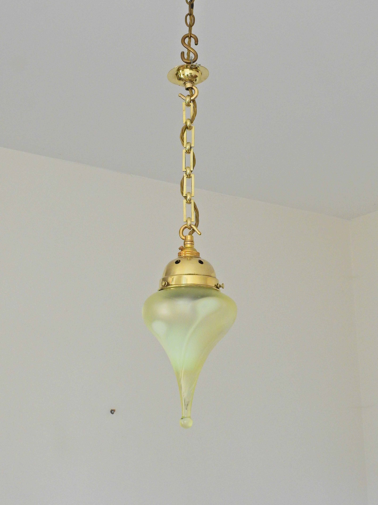 John Walsh Walsh | Vaseline-glass Pendant Lampshade | England c.1900 | SOLD - Image 3
