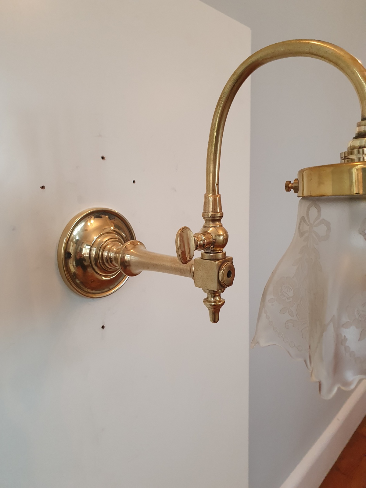 Unsigned | Small Edwardian Gas Wall Light | England c.1900 | SOLD - Image 4