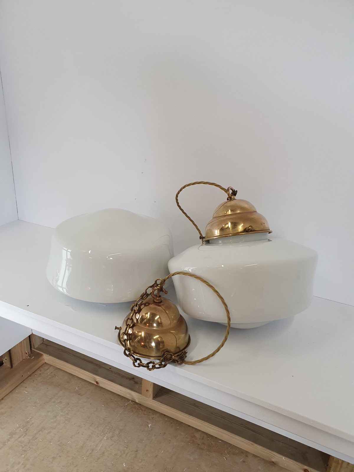 Unsigned | 2 Opaline "Deylite" Lanterns | England c.1925 - Image 9