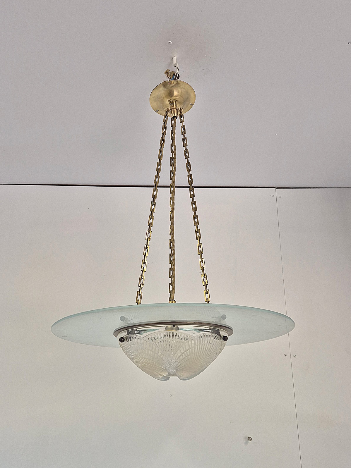 René Lalique | "Vase Coquilles" Plafonnier with Ring | France c.1925 - Image 3