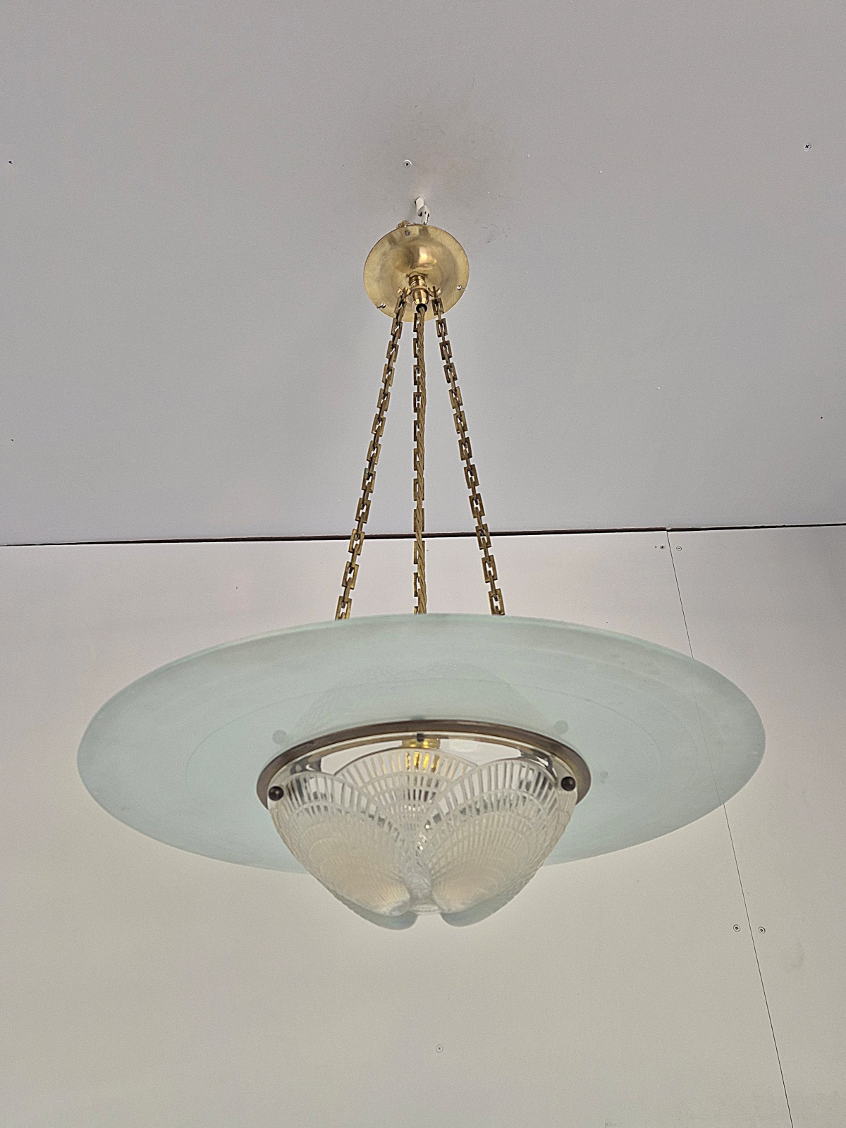 René Lalique | "Vase Coquilles" Plafonnier with Ring | France c.1925 - Image 5