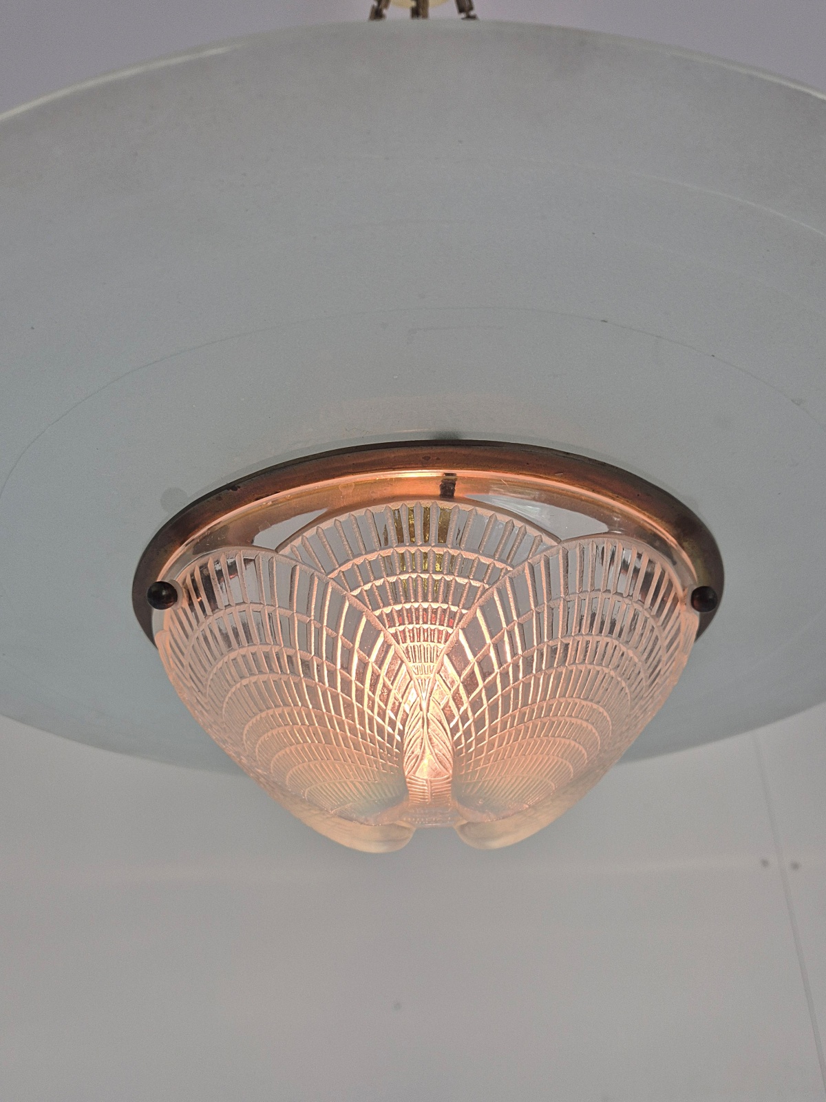 René Lalique | "Vase Coquilles" Plafonnier with Ring | France c.1925 - Image 6