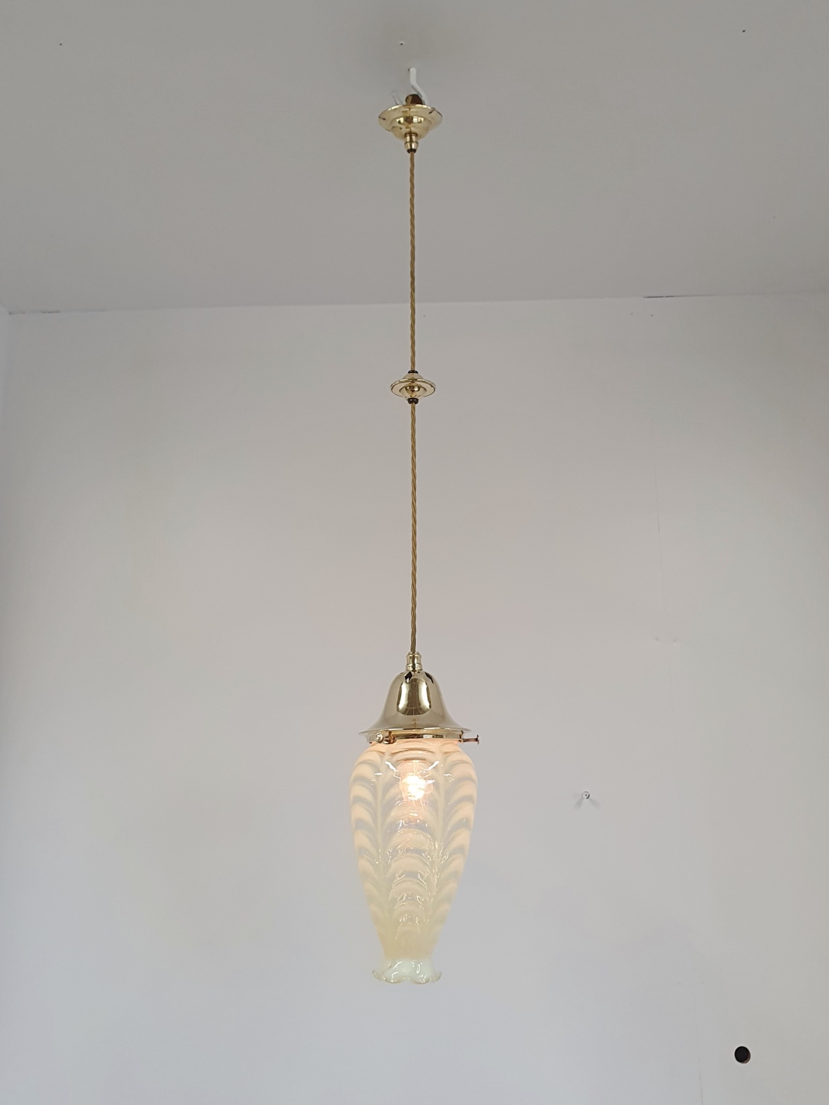 Possibly by Thomas Webb & Sons | Vaseline Glass Pendant | England c.1900 - Image 2