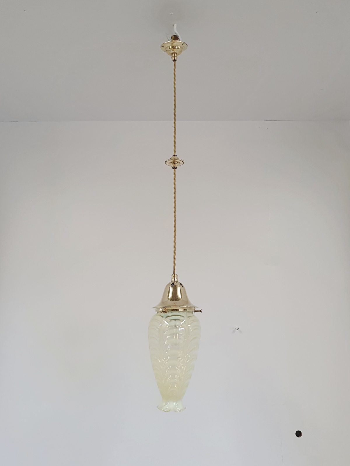 Possibly by Thomas Webb & Sons | Vaseline Glass Pendant | England c.1900 - Image 3