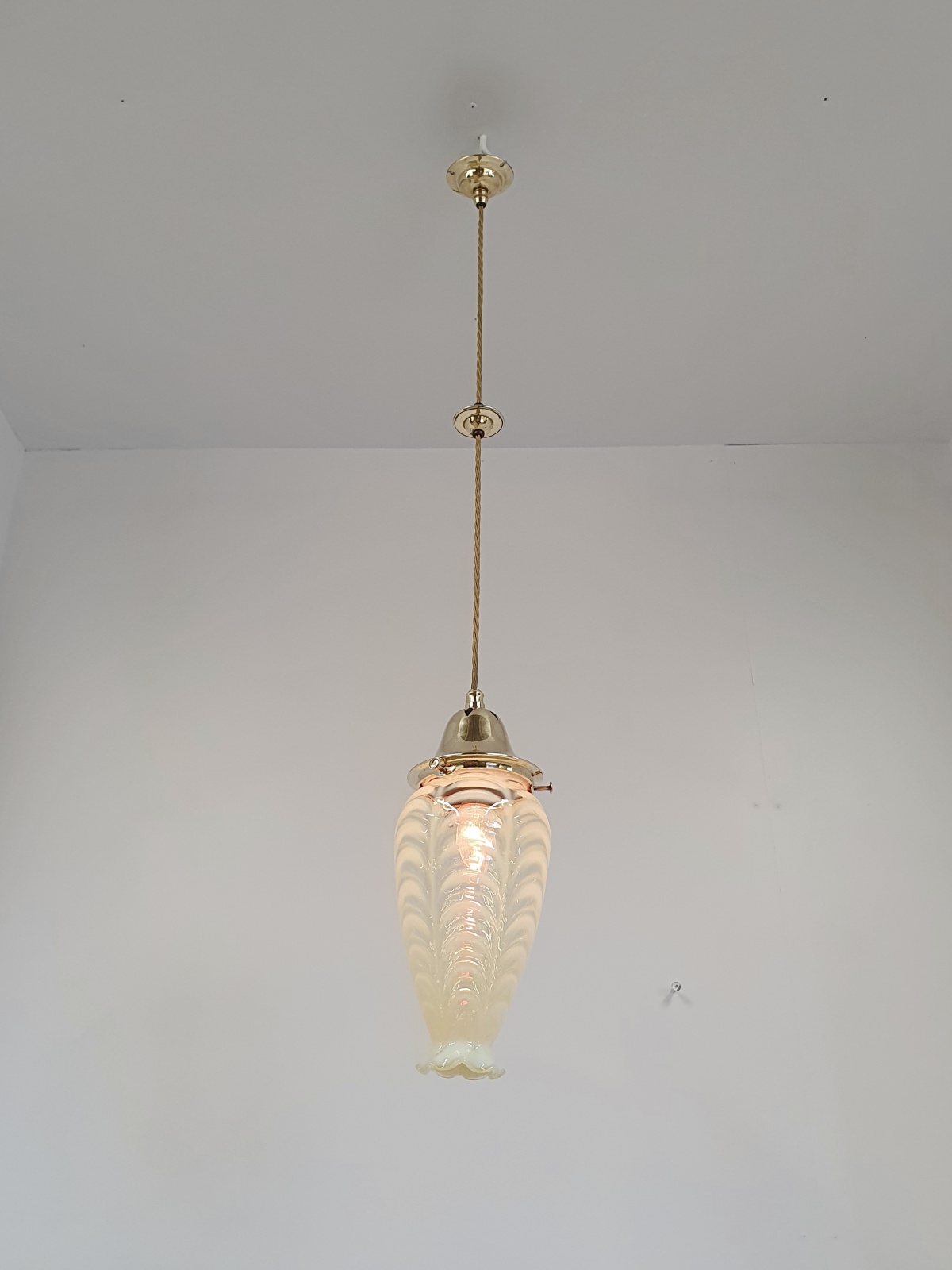 Possibly by Thomas Webb & Sons | Vaseline Glass Pendant | England c.1900 - Image 4