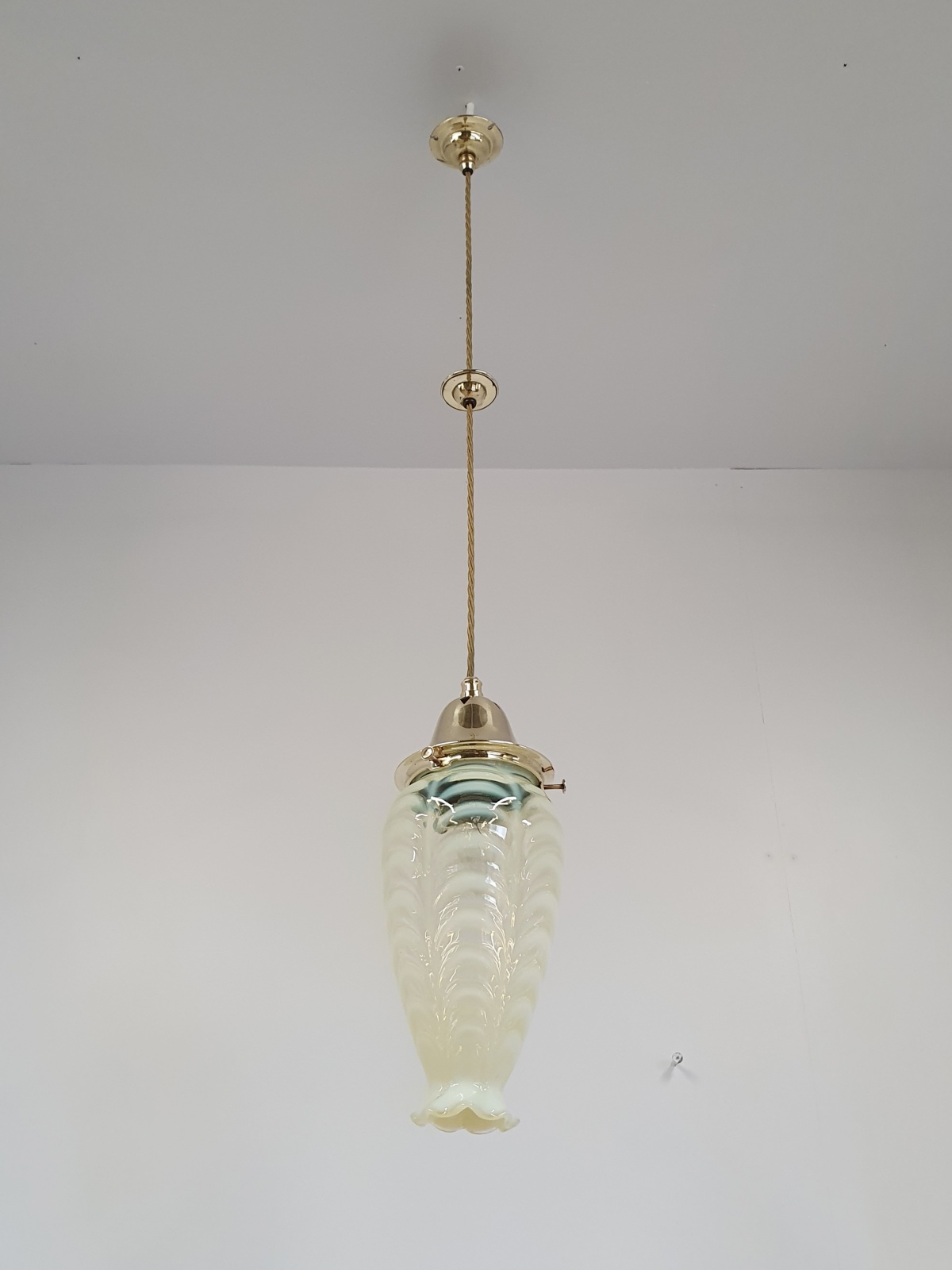 Possibly by Thomas Webb & Sons | Vaseline Glass Pendant | England c.1900 - Image 5